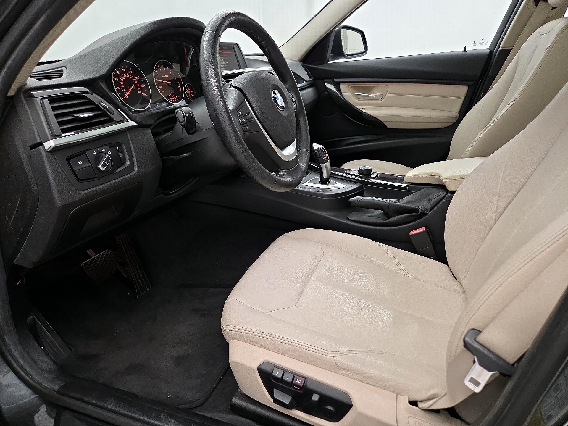 Thumbnail: 2015 BMW 3 Series - 11