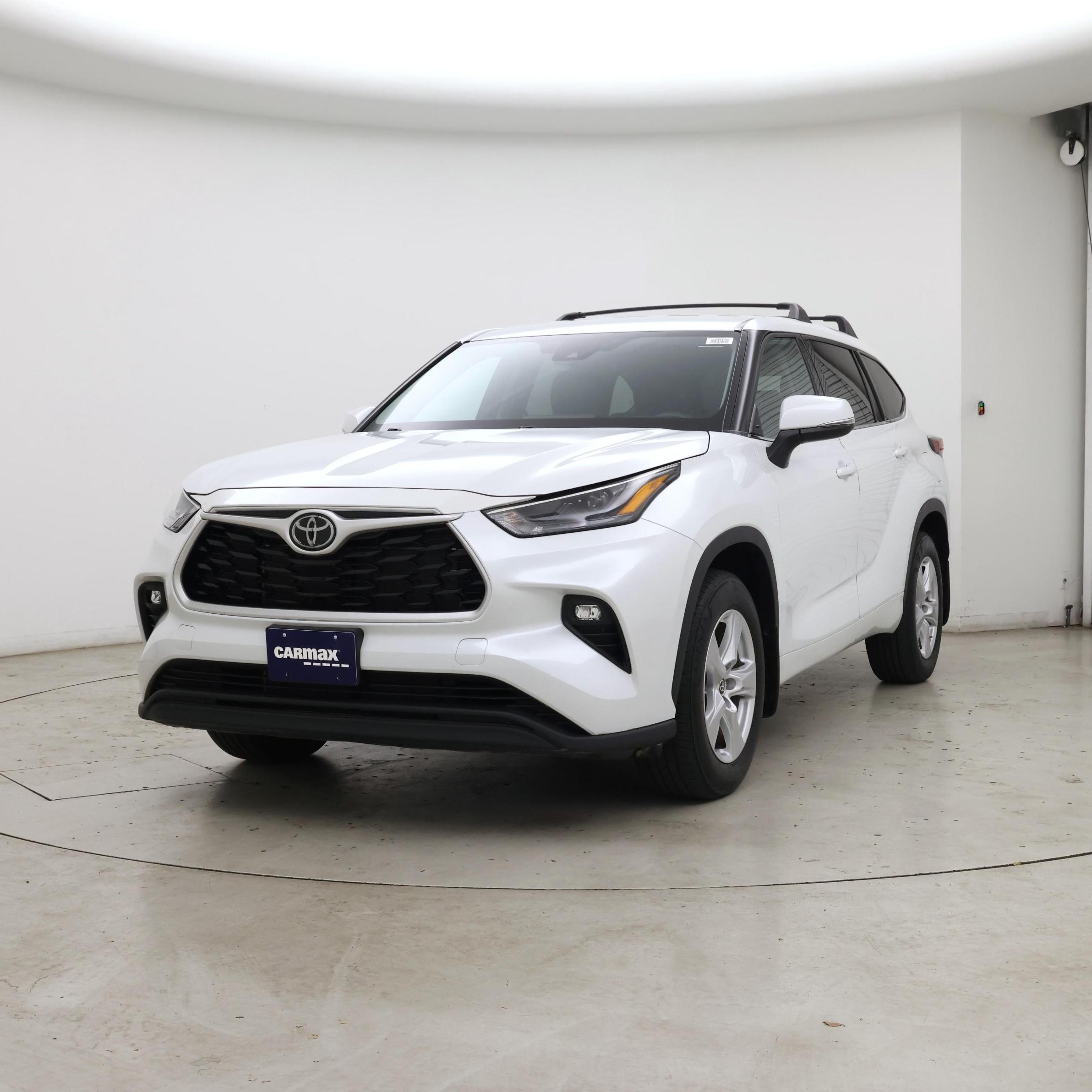 Thumbnail: 2022 Toyota Highlander - 4