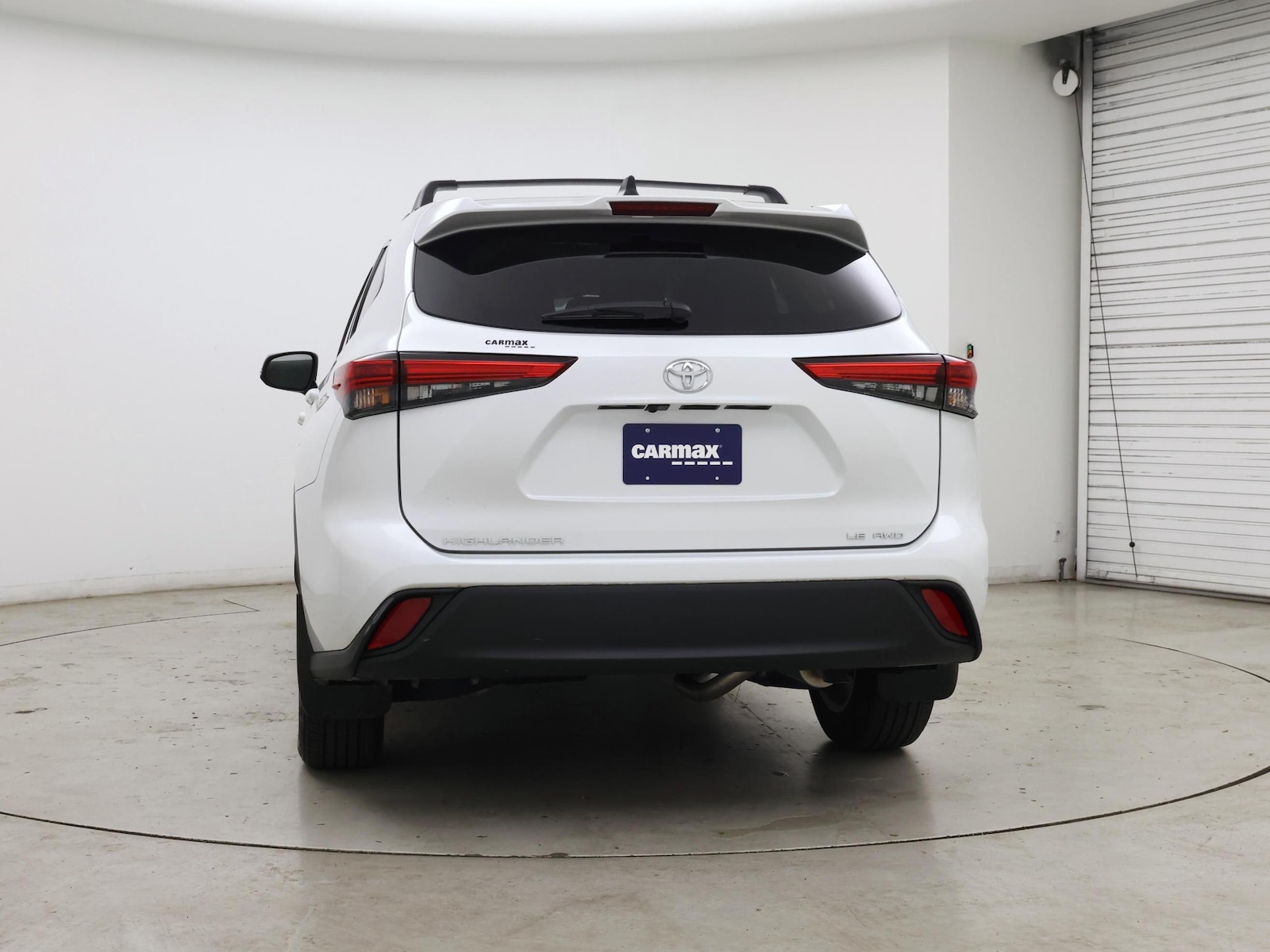 2022 Toyota Highlander LE - Photo 7