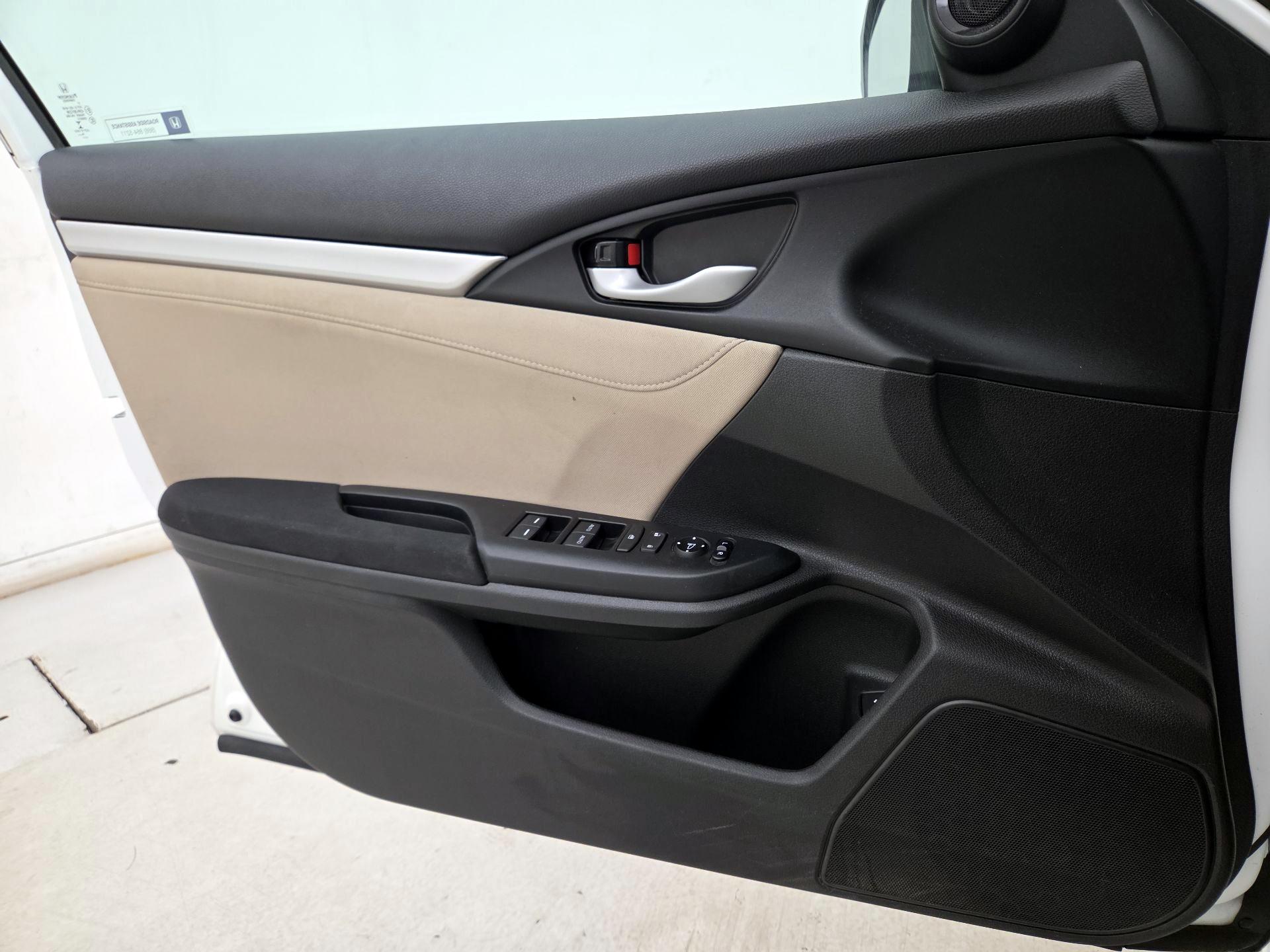 Thumbnail: 2017 Honda Civic - 12