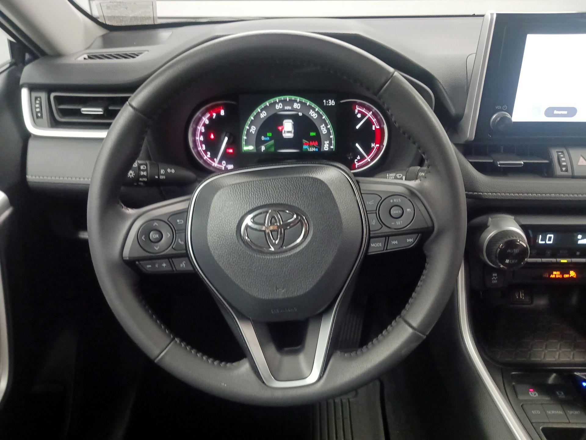 Thumbnail: 2025 Toyota RAV4 - 10