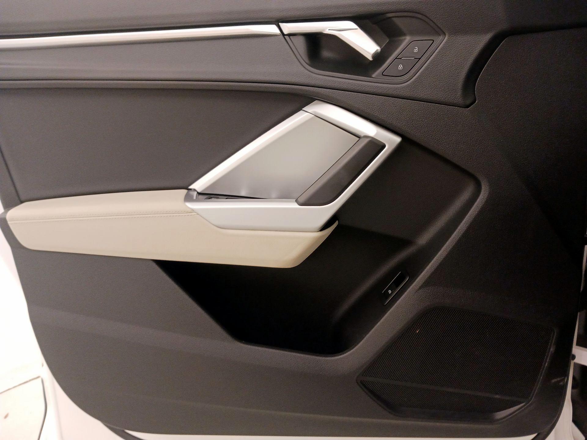 Thumbnail: 2020 Audi Q3 - 12