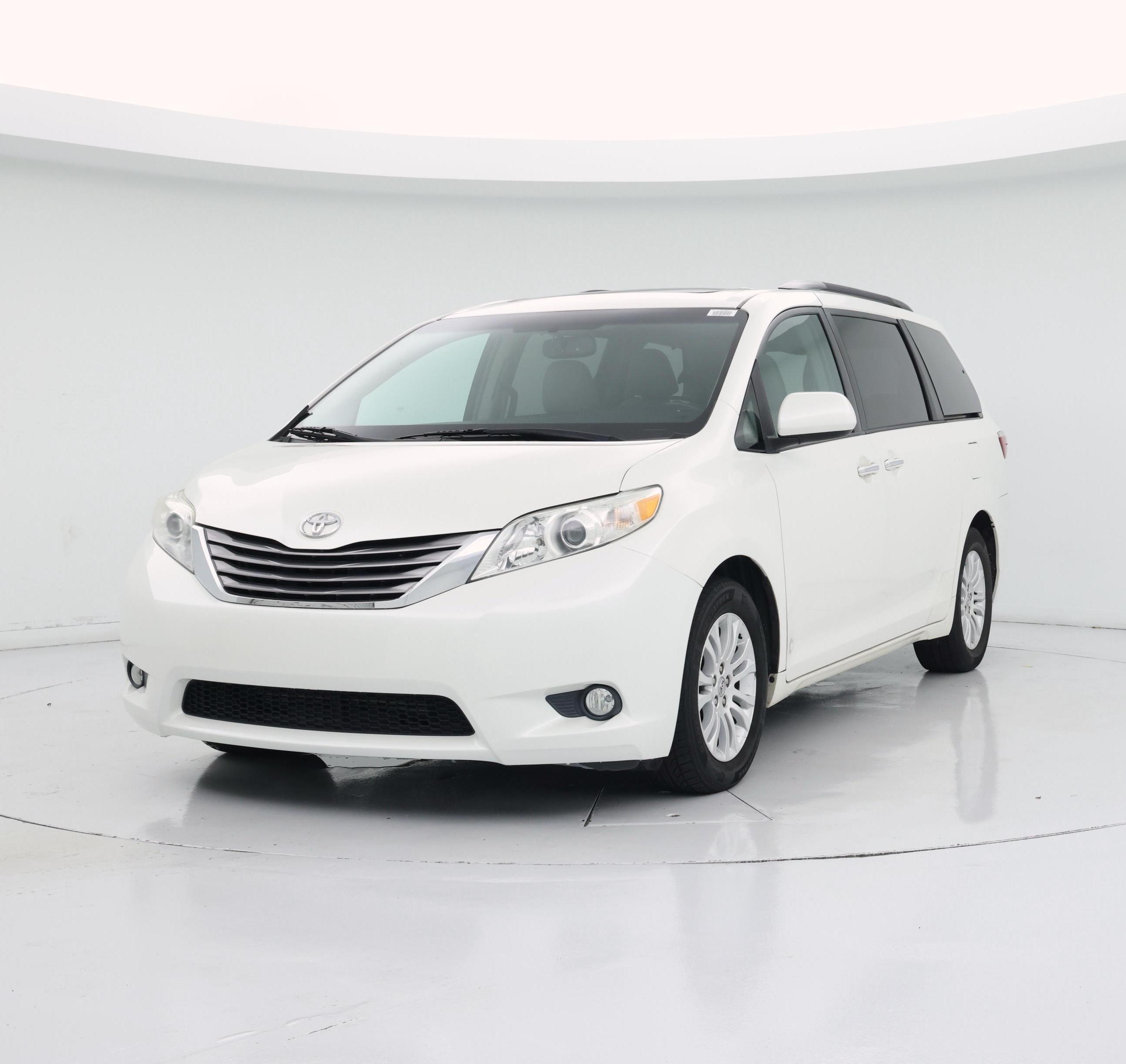 Thumbnail: 2017 Toyota Sienna - 4