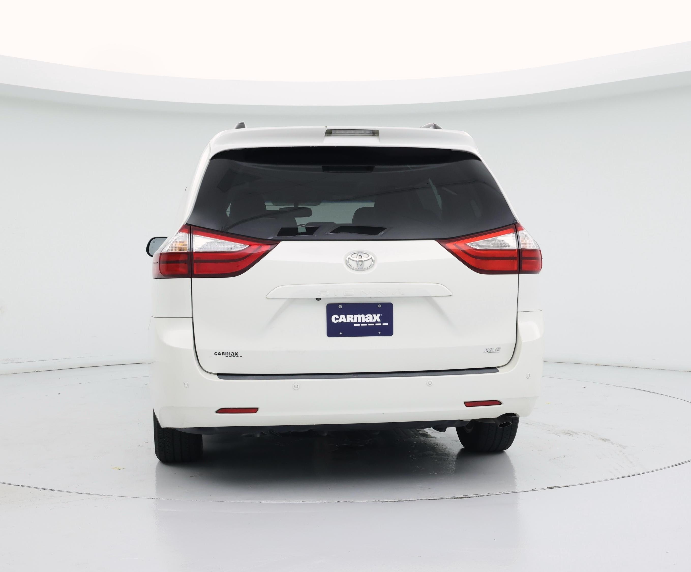 Thumbnail: 2017 Toyota Sienna - 6