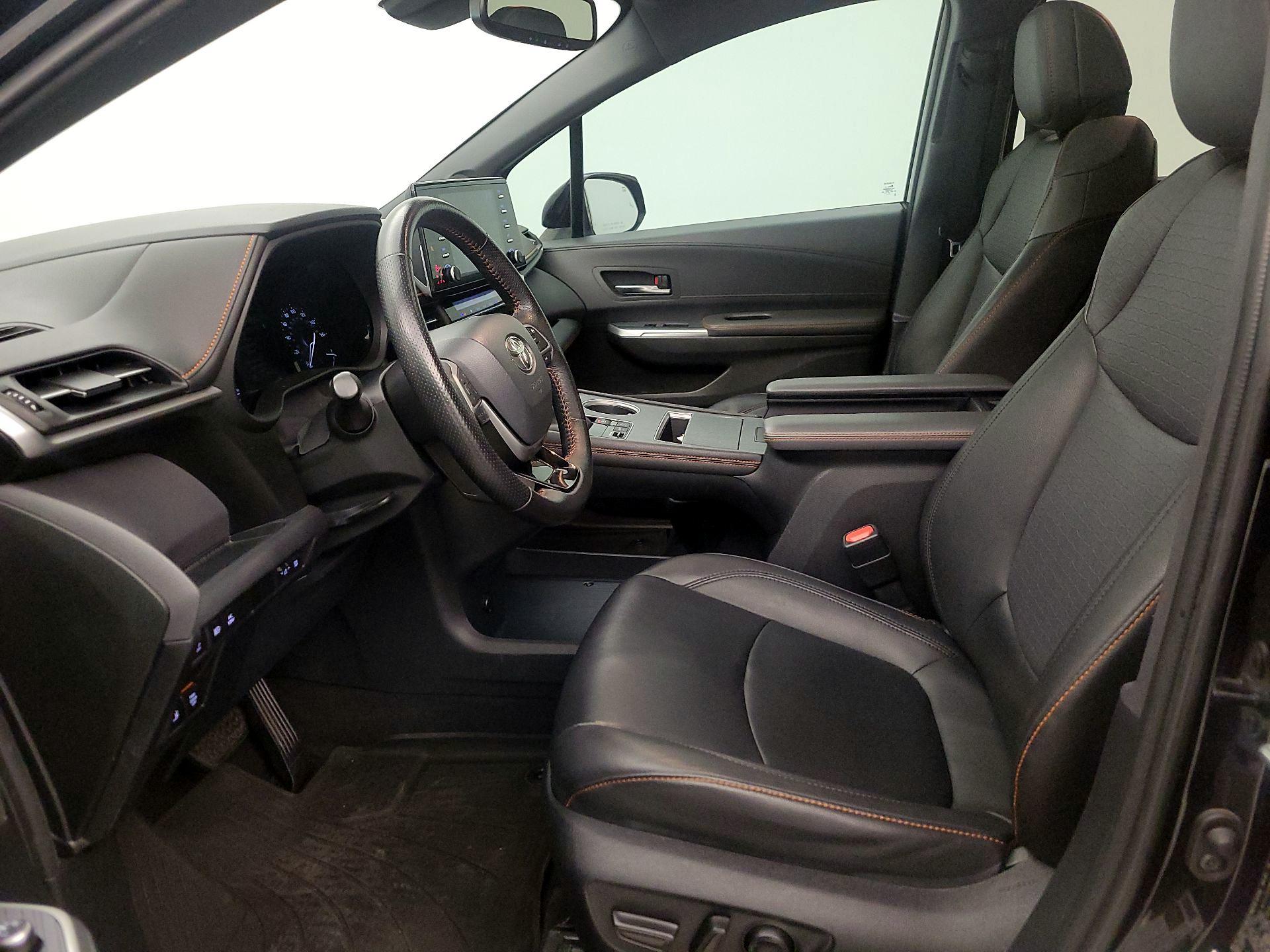Thumbnail: 2022 Toyota Sienna - 11