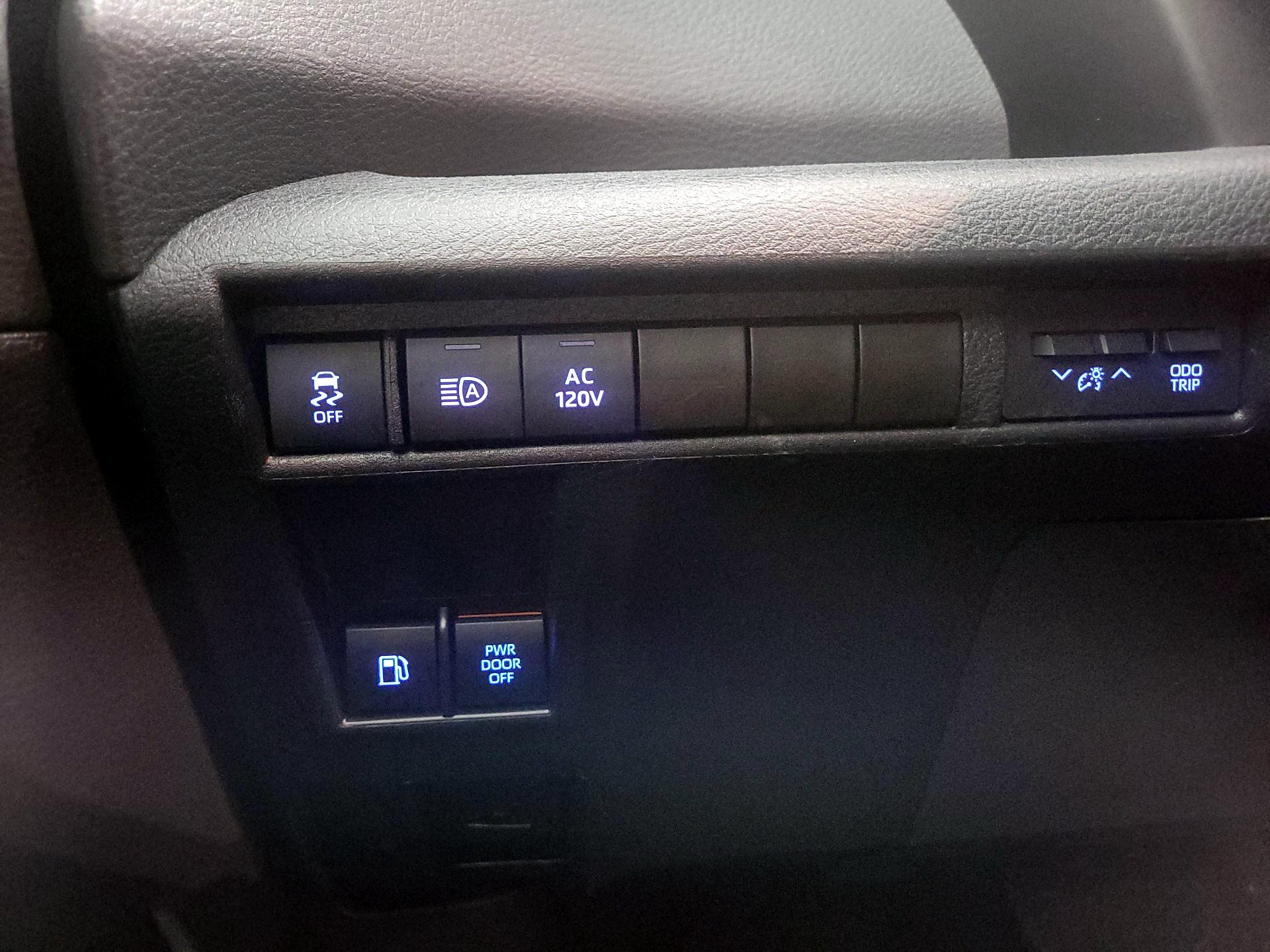 Thumbnail: 2022 Toyota Sienna - 13