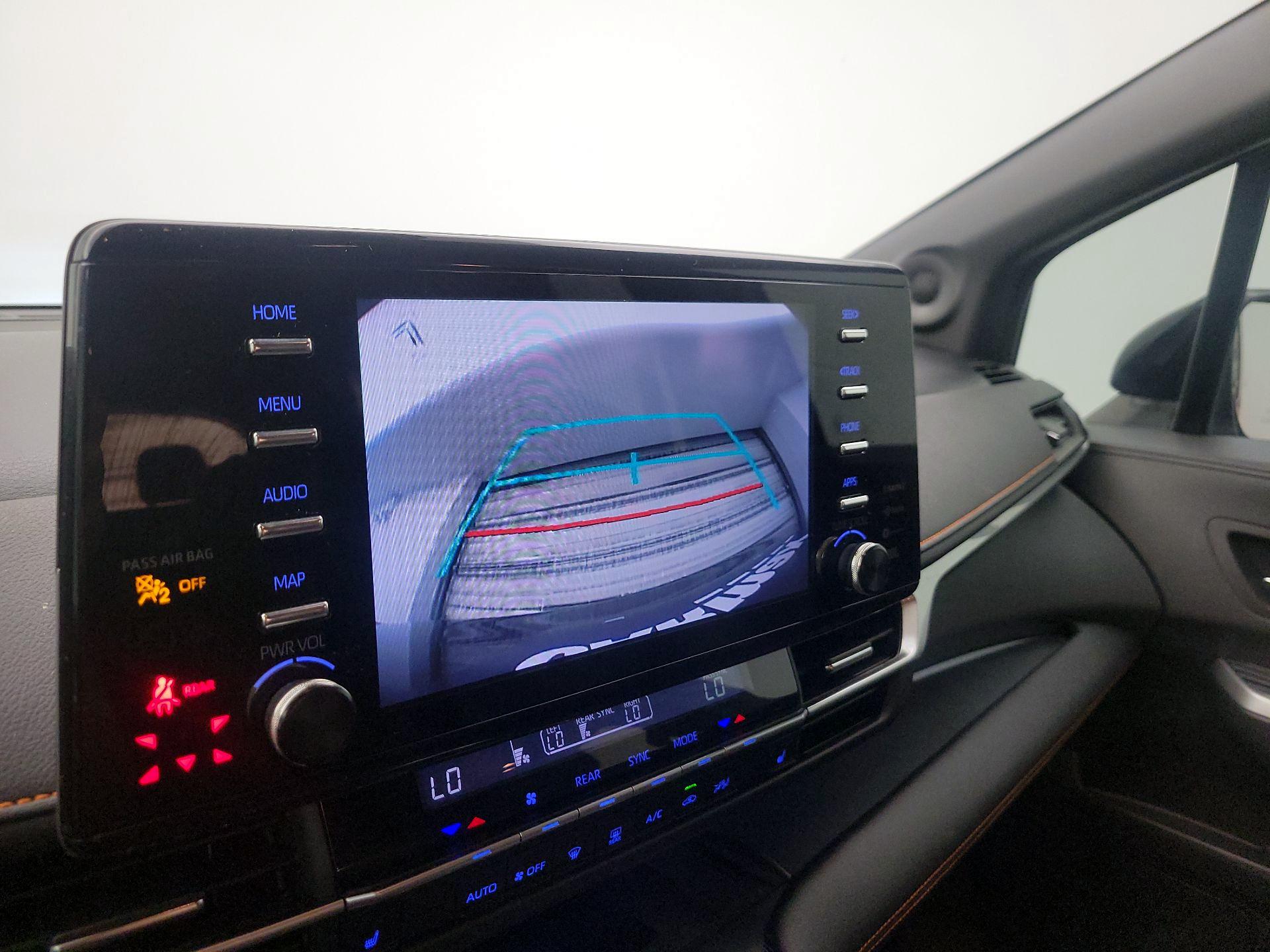 Thumbnail: 2022 Toyota Sienna - 15
