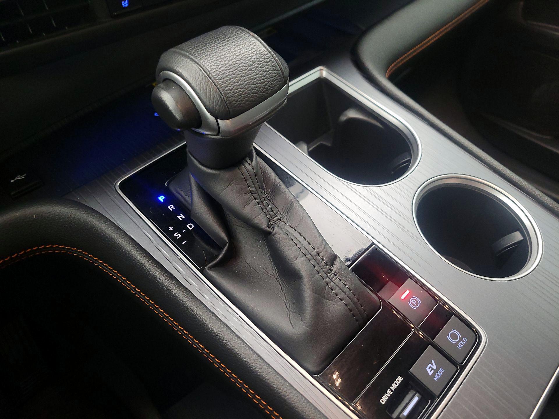 Thumbnail: 2022 Toyota Sienna - 18