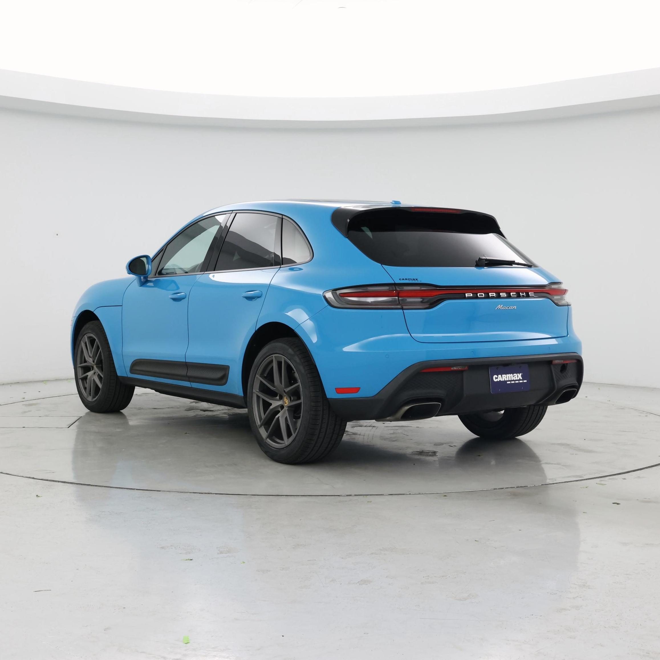 Thumbnail: 2023 Porsche Macan - 2