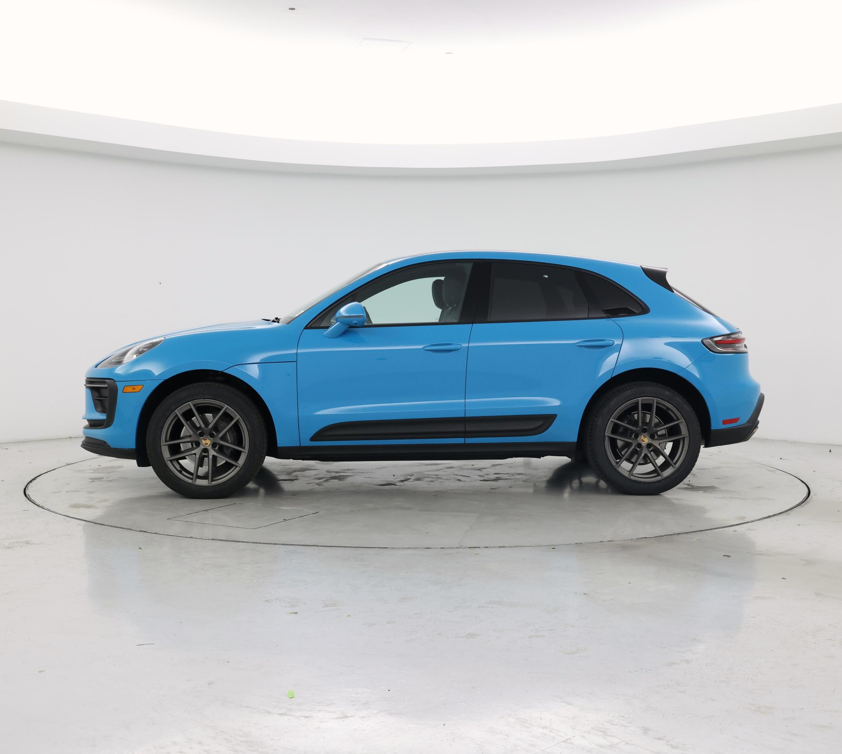 Thumbnail: 2023 Porsche Macan - 3