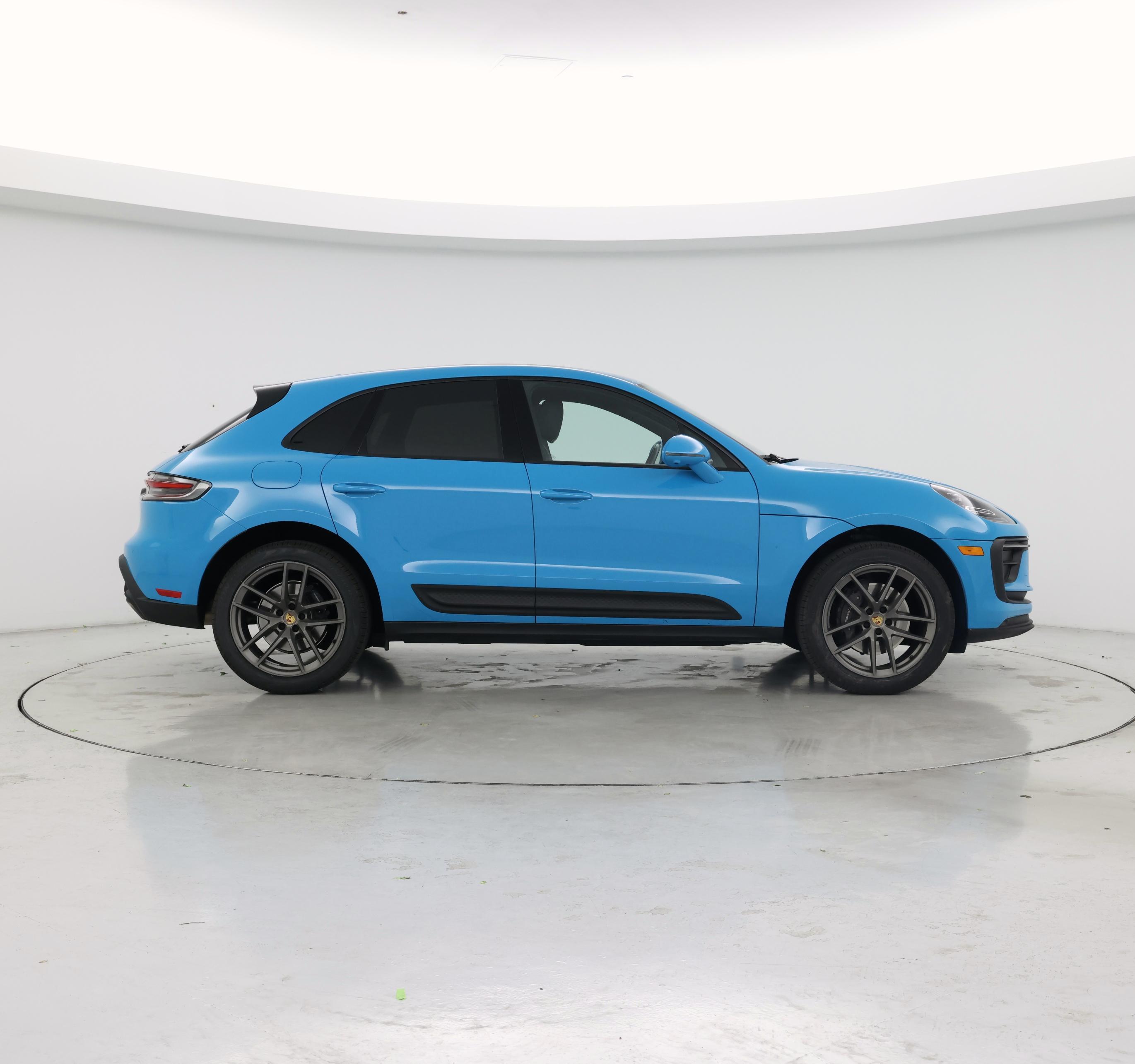 Thumbnail: 2023 Porsche Macan - 7