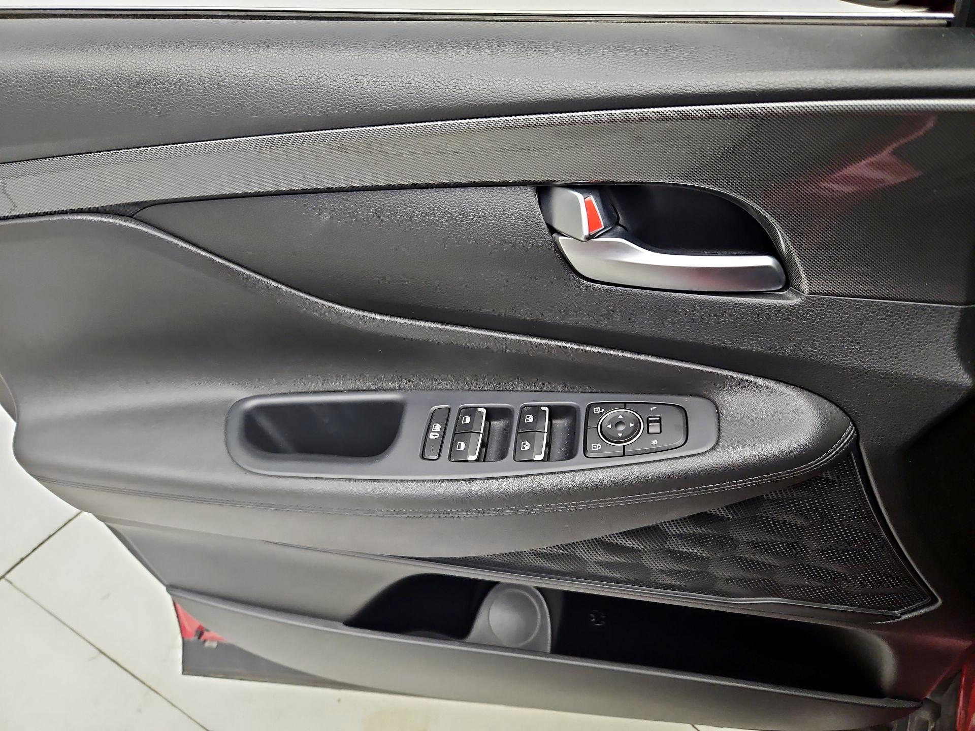 Thumbnail: 2022 Hyundai Santa Fe - 10
