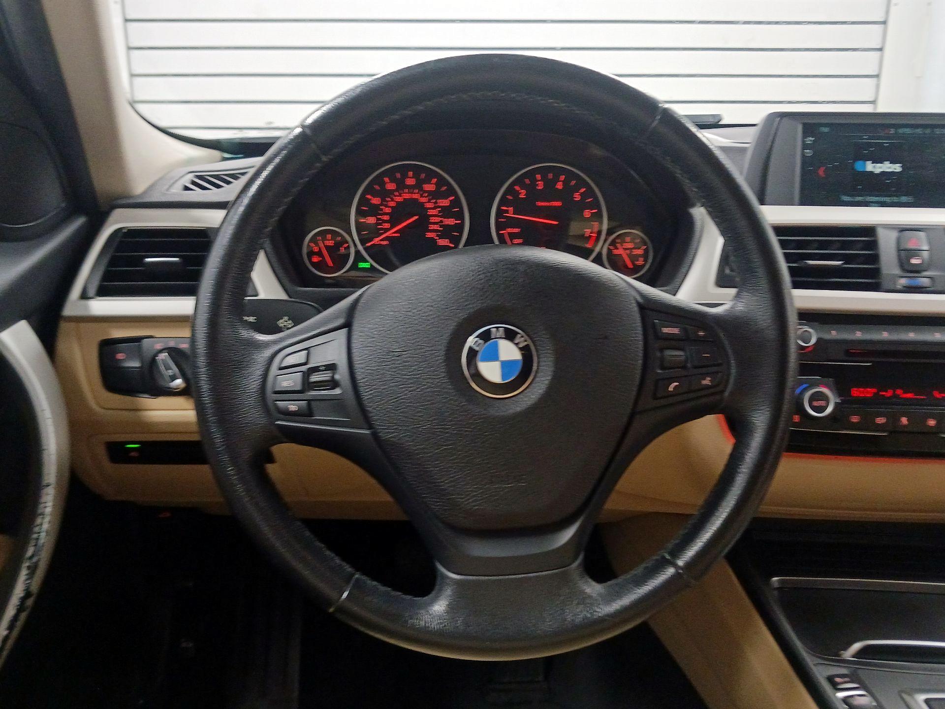 Thumbnail: 2018 BMW 3 Series - 10