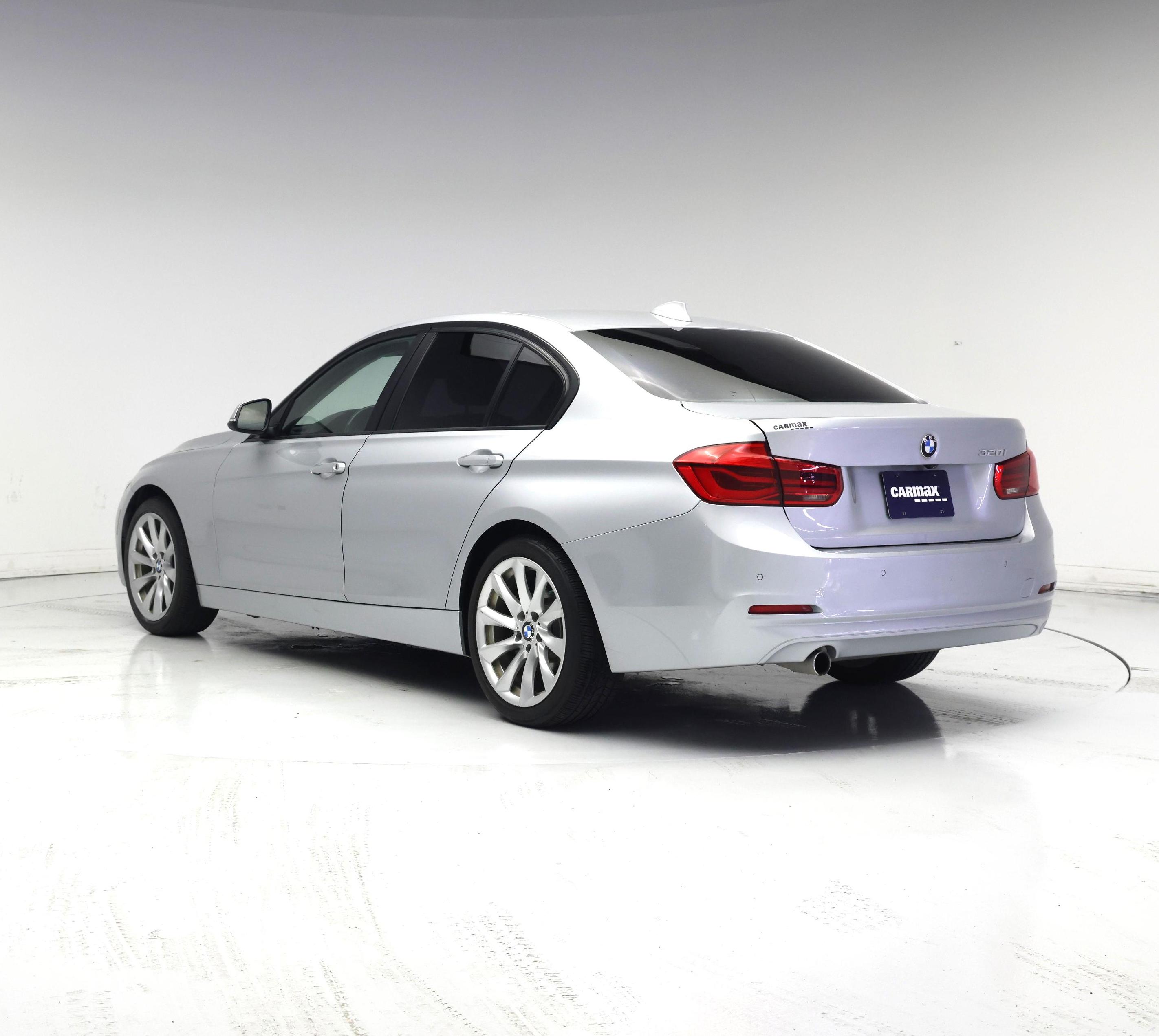 Thumbnail: 2018 BMW 3 Series - 2