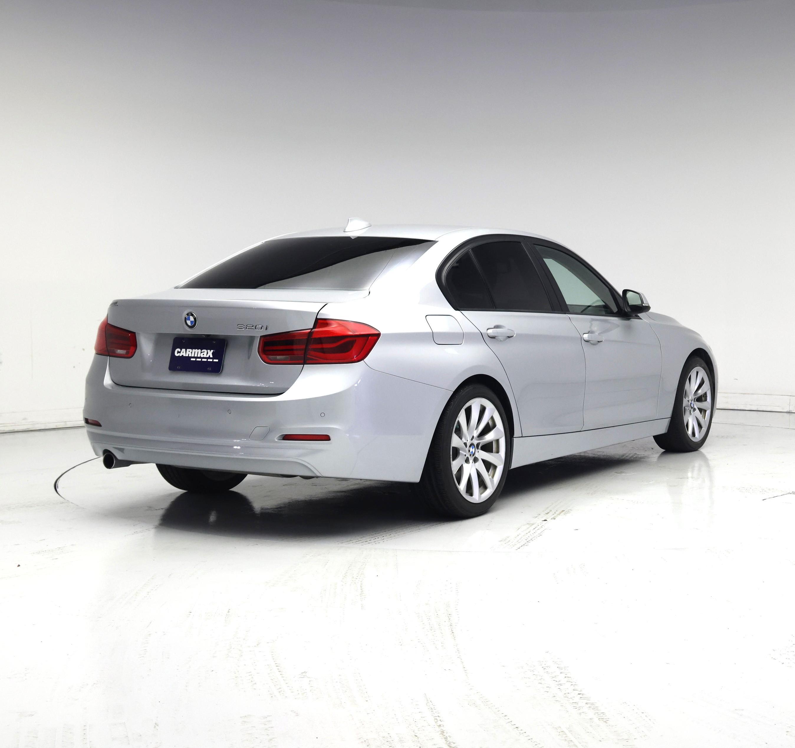 Thumbnail: 2018 BMW 3 Series - 8