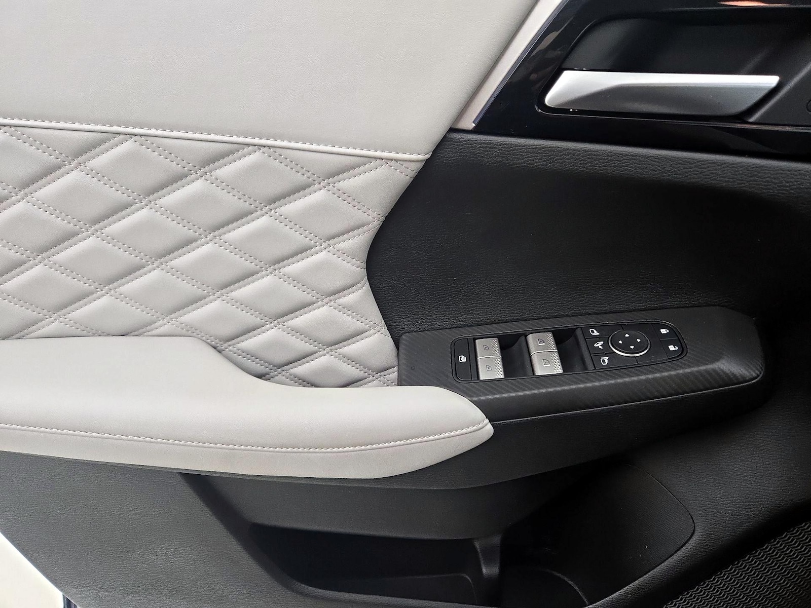 2024 Mitsubishi Outlander SEL - Photo 13