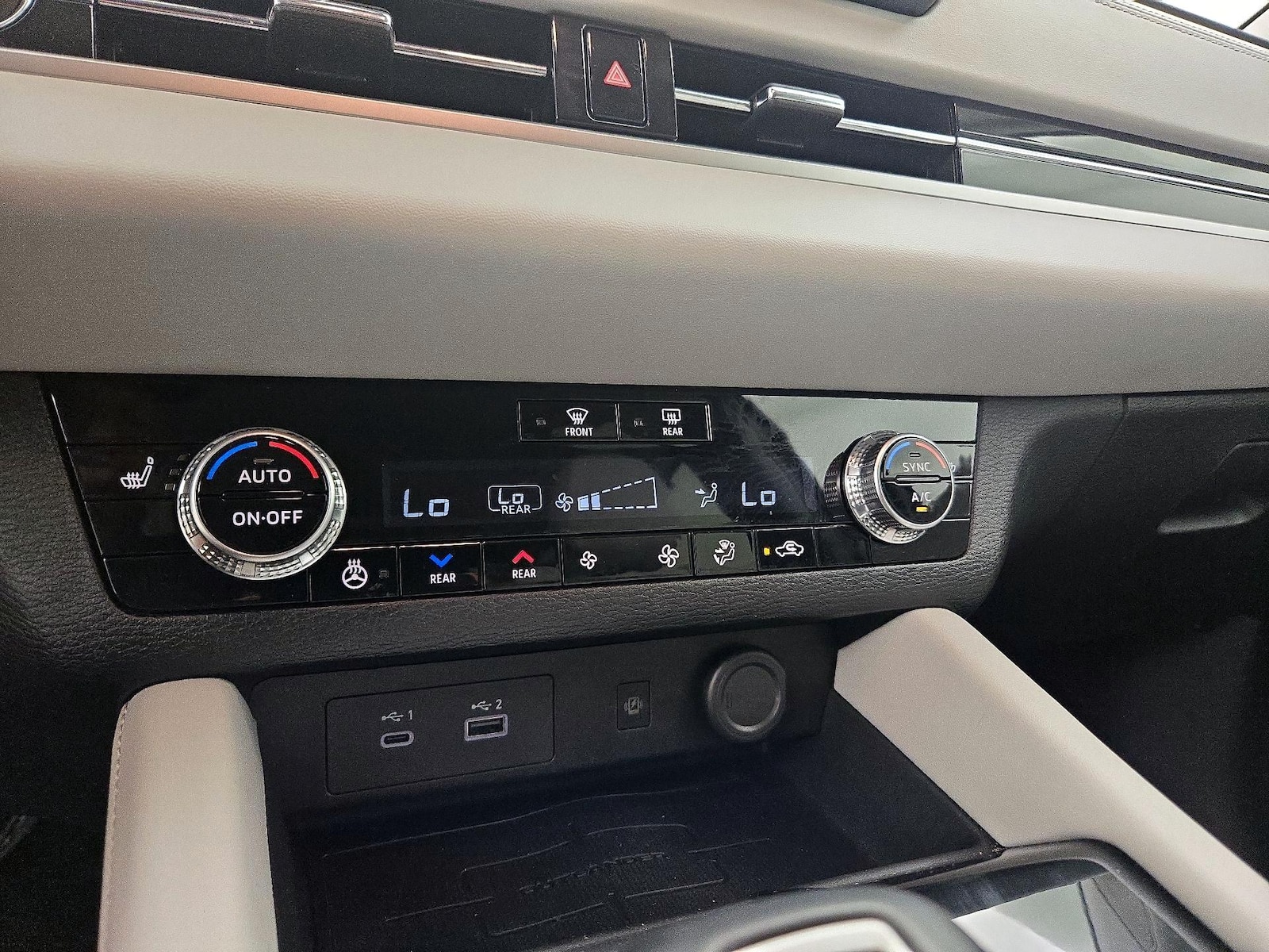 2024 Mitsubishi Outlander SEL - Photo 18