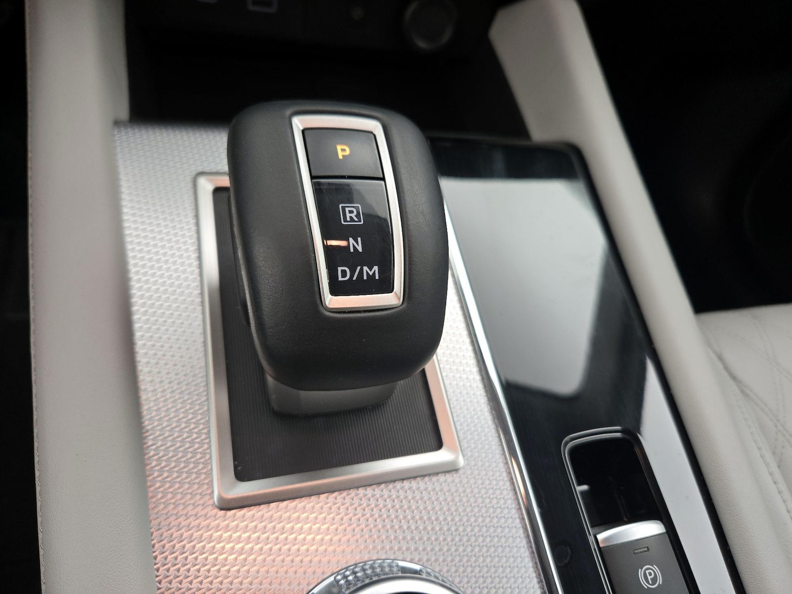 2024 Mitsubishi Outlander SEL - Photo 19