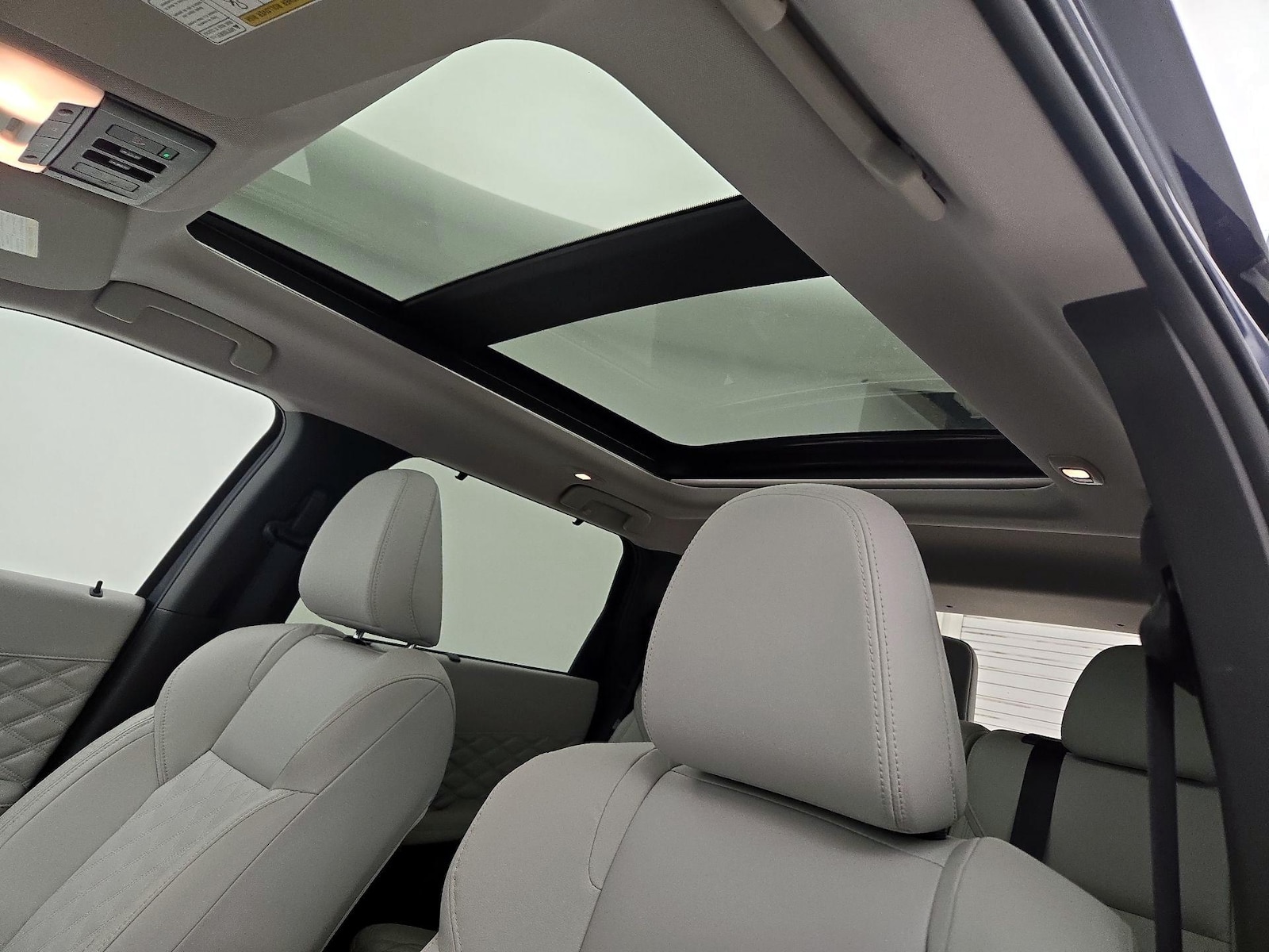 2024 Mitsubishi Outlander SEL - Photo 21