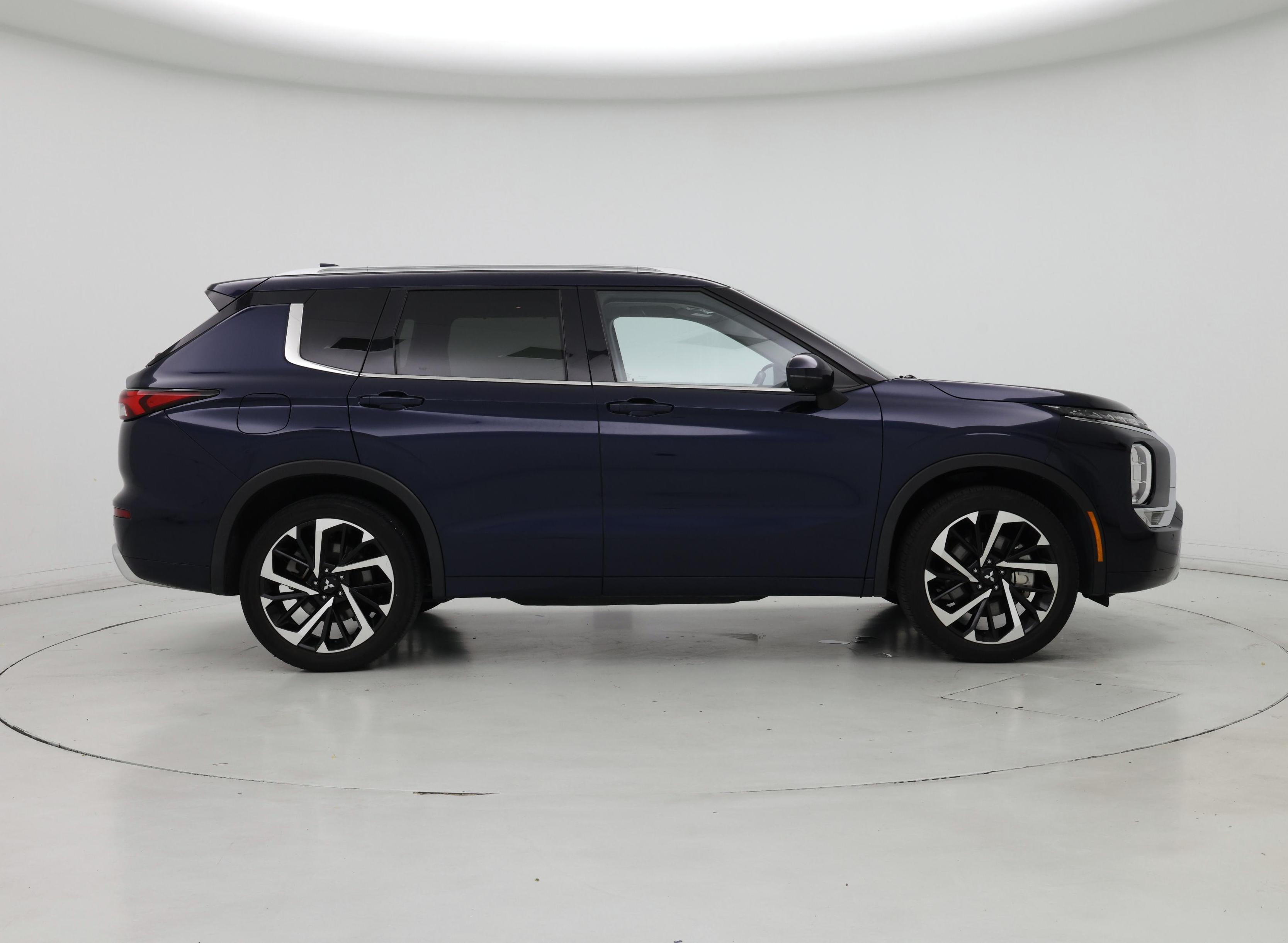 Thumbnail: 2024 Mitsubishi Outlander - 7