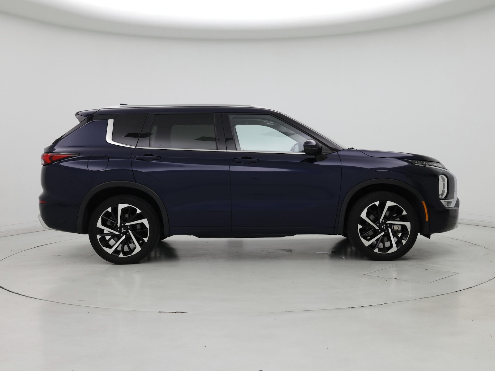 2024 Mitsubishi Outlander SEL - Photo 8