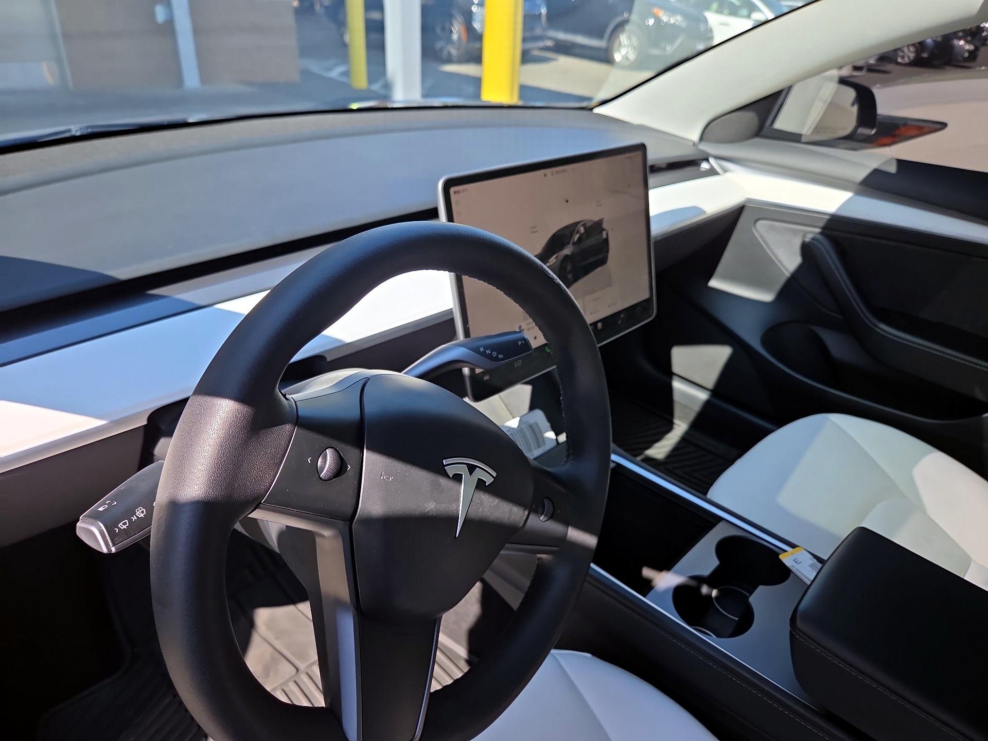 Thumbnail: 2023 Tesla Model 3 - 9