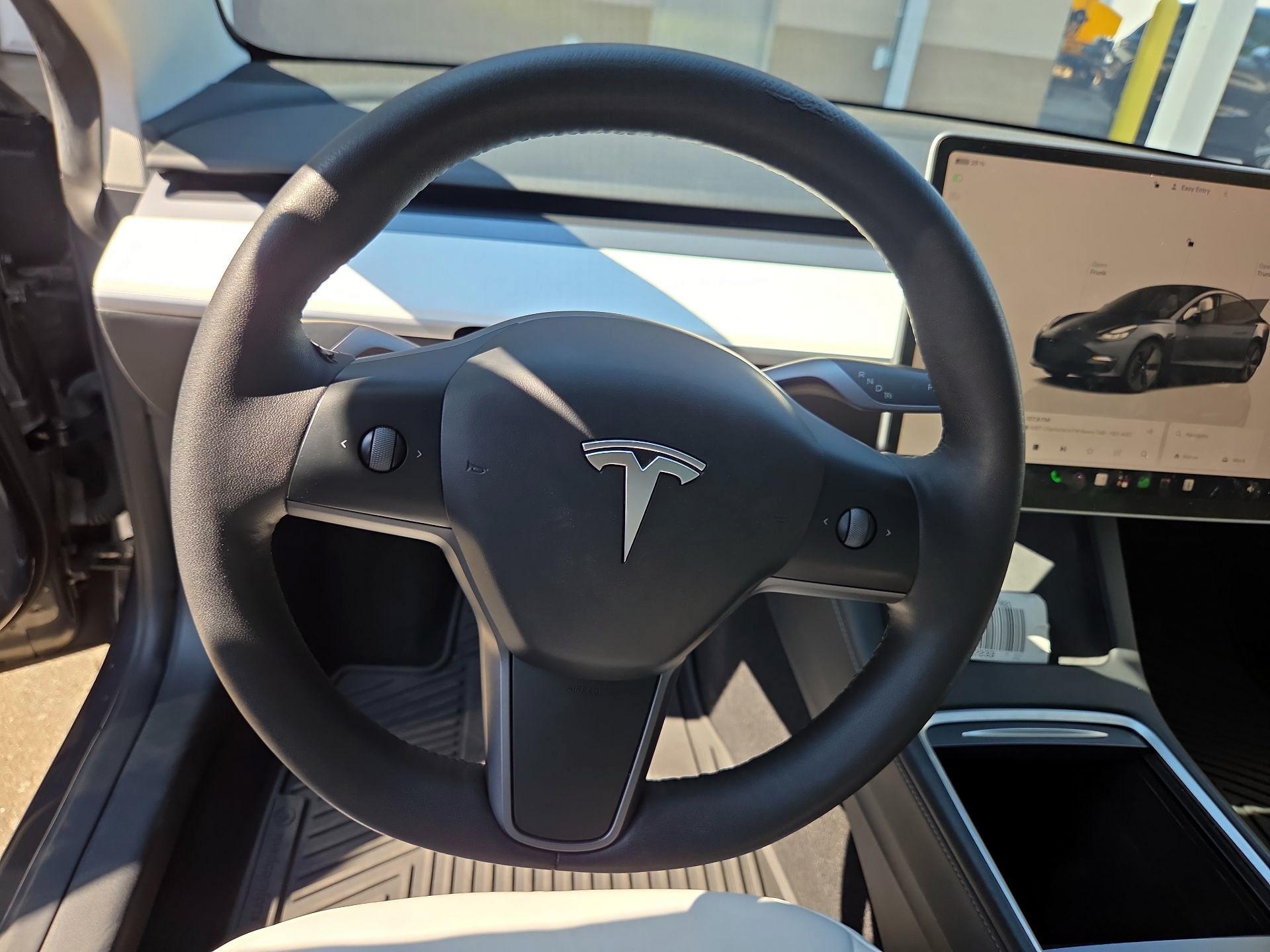 Thumbnail: 2023 Tesla Model 3 - 10