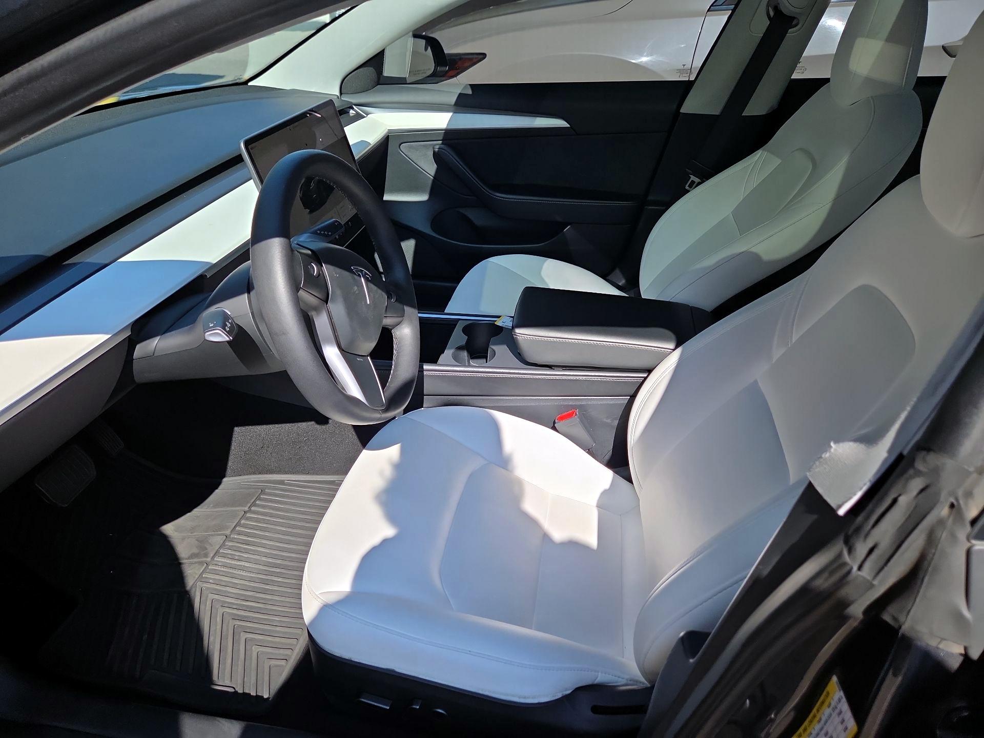 Thumbnail: 2023 Tesla Model 3 - 11
