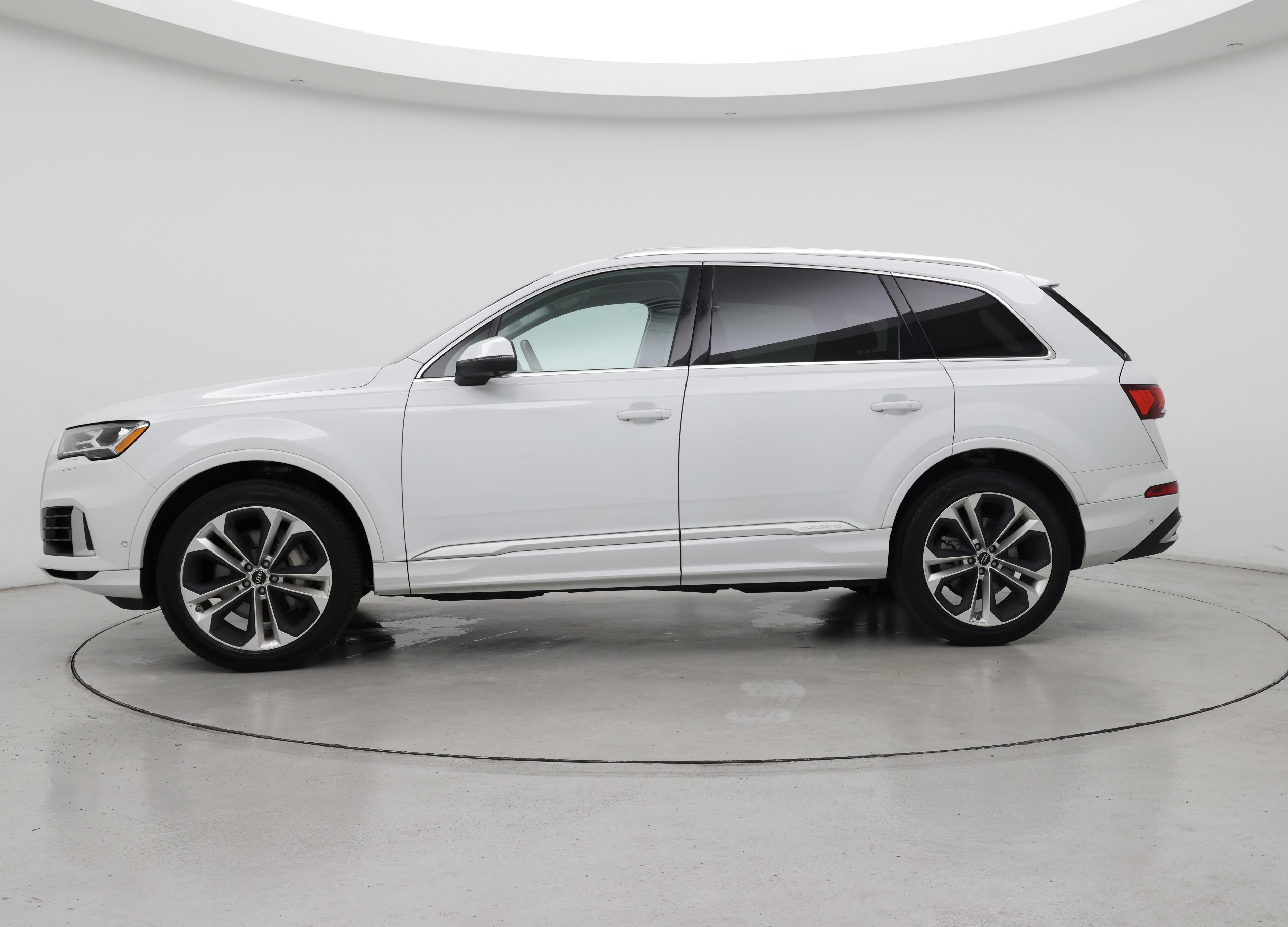 Thumbnail: 2022 Audi Q7 - 3