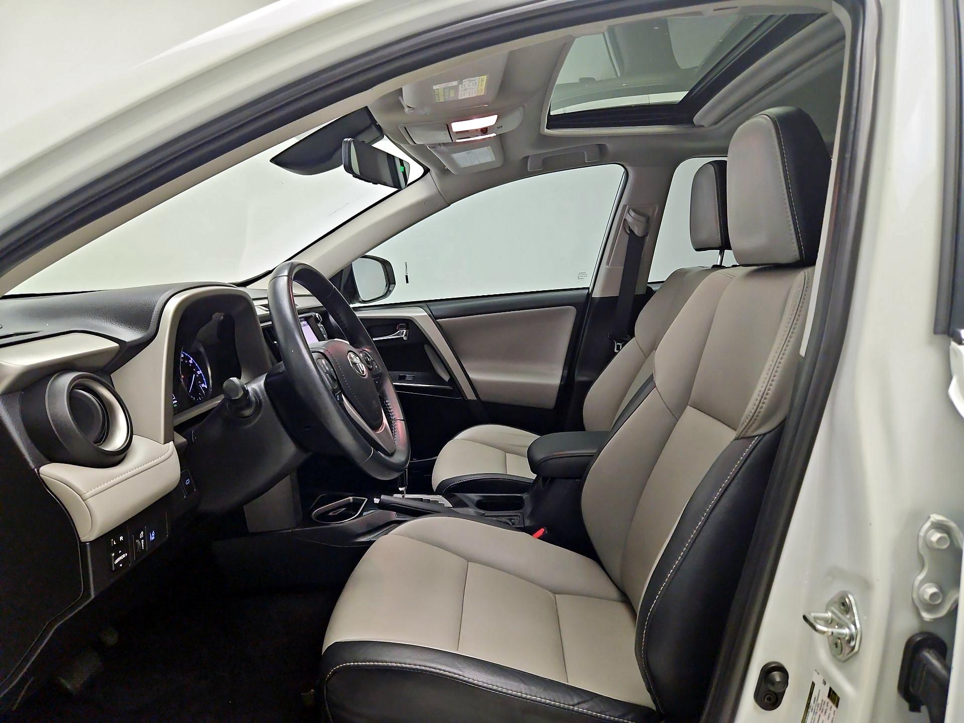 Thumbnail: 2018 Toyota RAV4 - 11