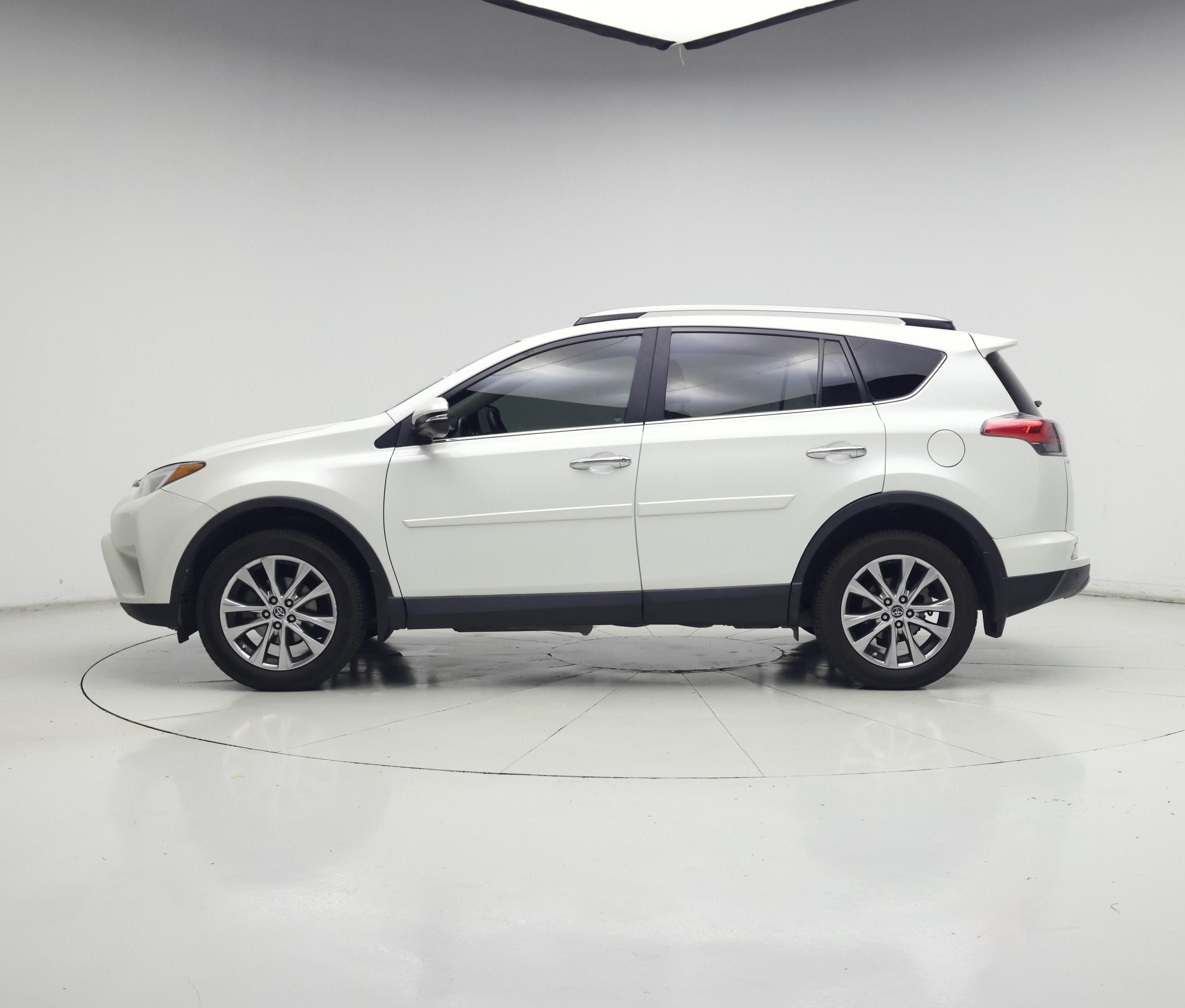 Thumbnail: 2018 Toyota RAV4 - 3