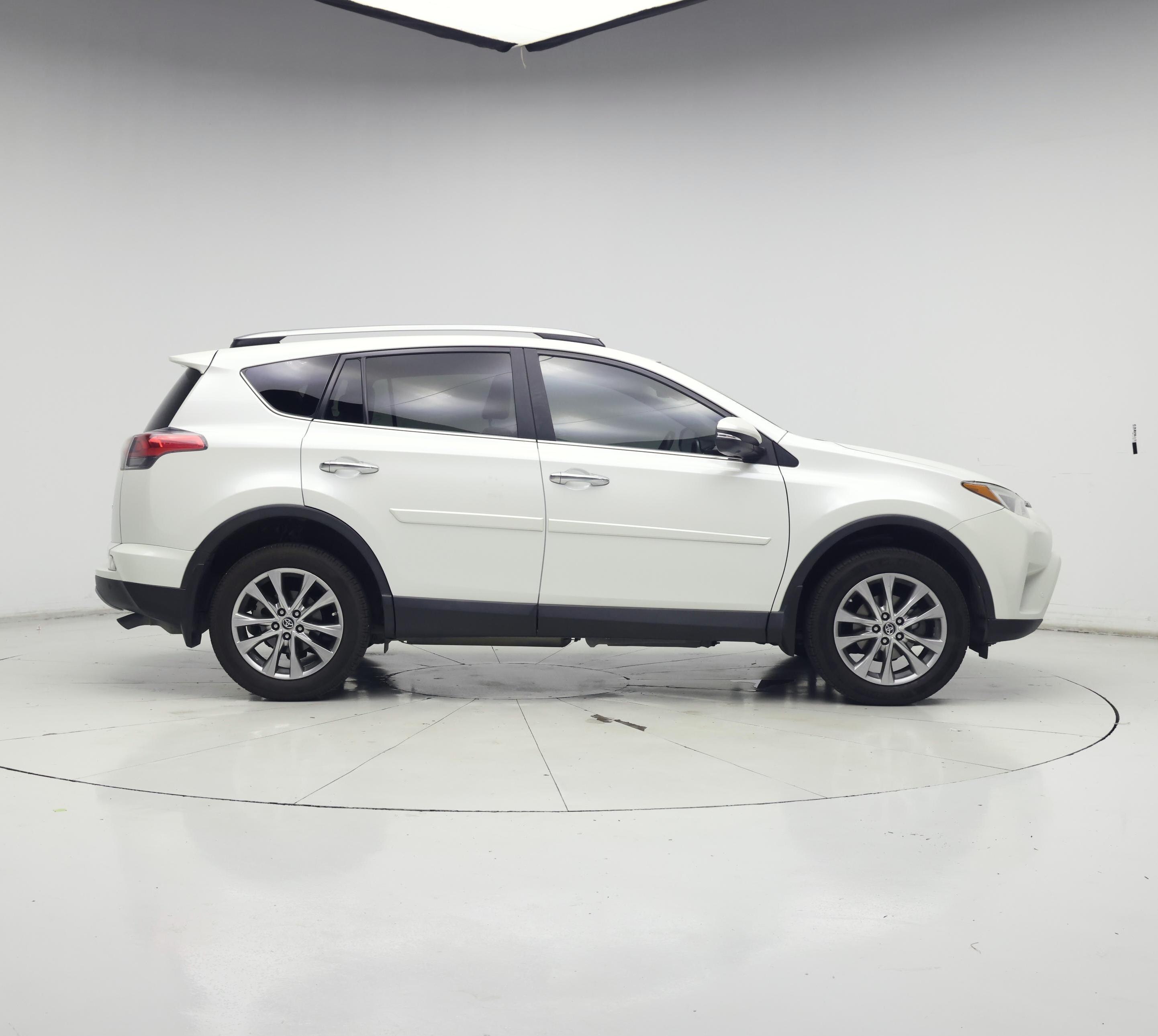 Thumbnail: 2018 Toyota RAV4 - 7