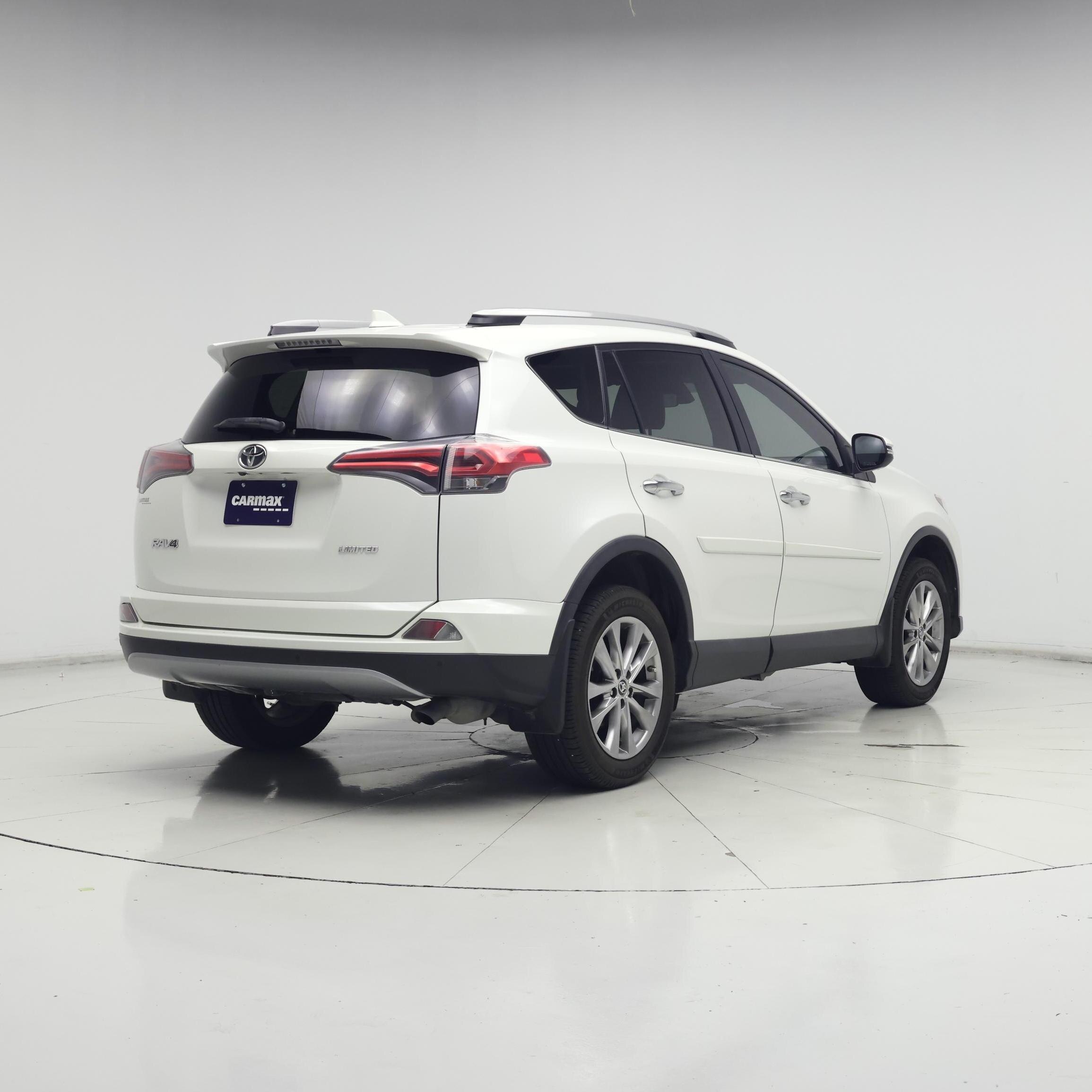 Thumbnail: 2018 Toyota RAV4 - 8