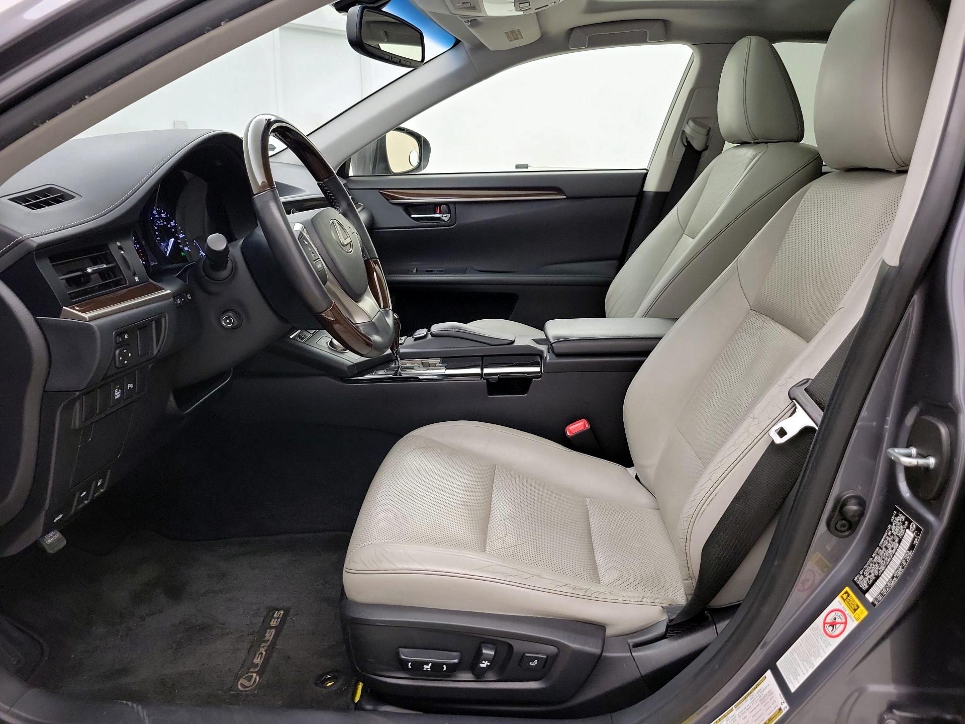 Thumbnail: 2014 Lexus ES - 11