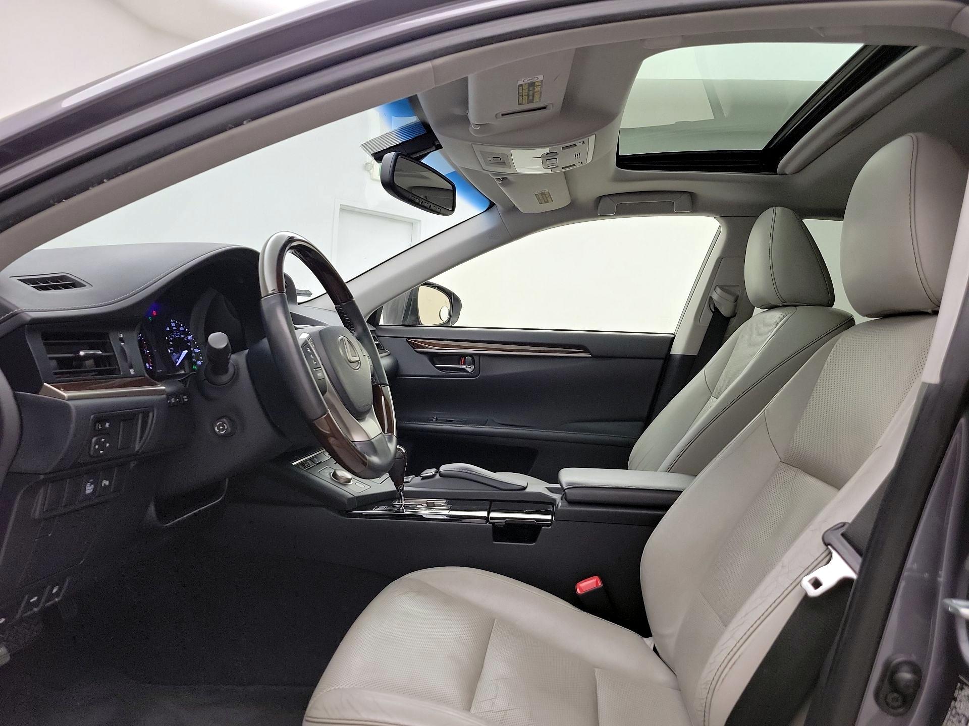 Thumbnail: 2014 Lexus ES - 20