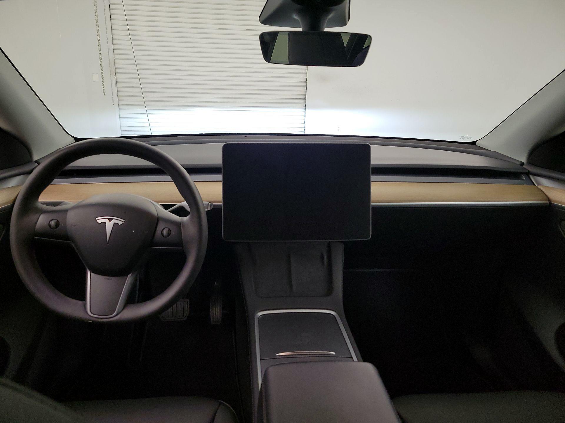 Thumbnail: 2023 Tesla Model Y - 9