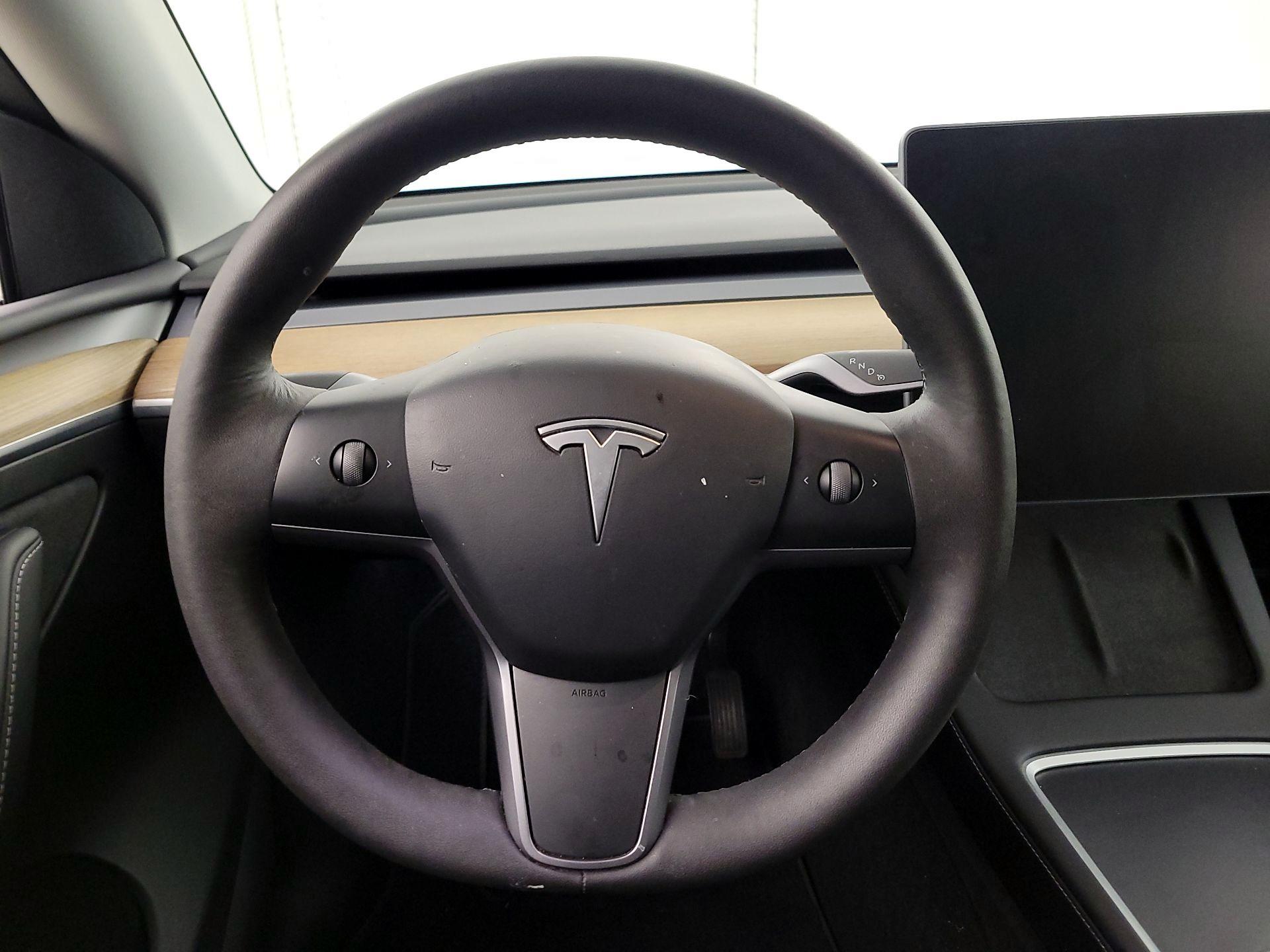 Thumbnail: 2023 Tesla Model Y - 10
