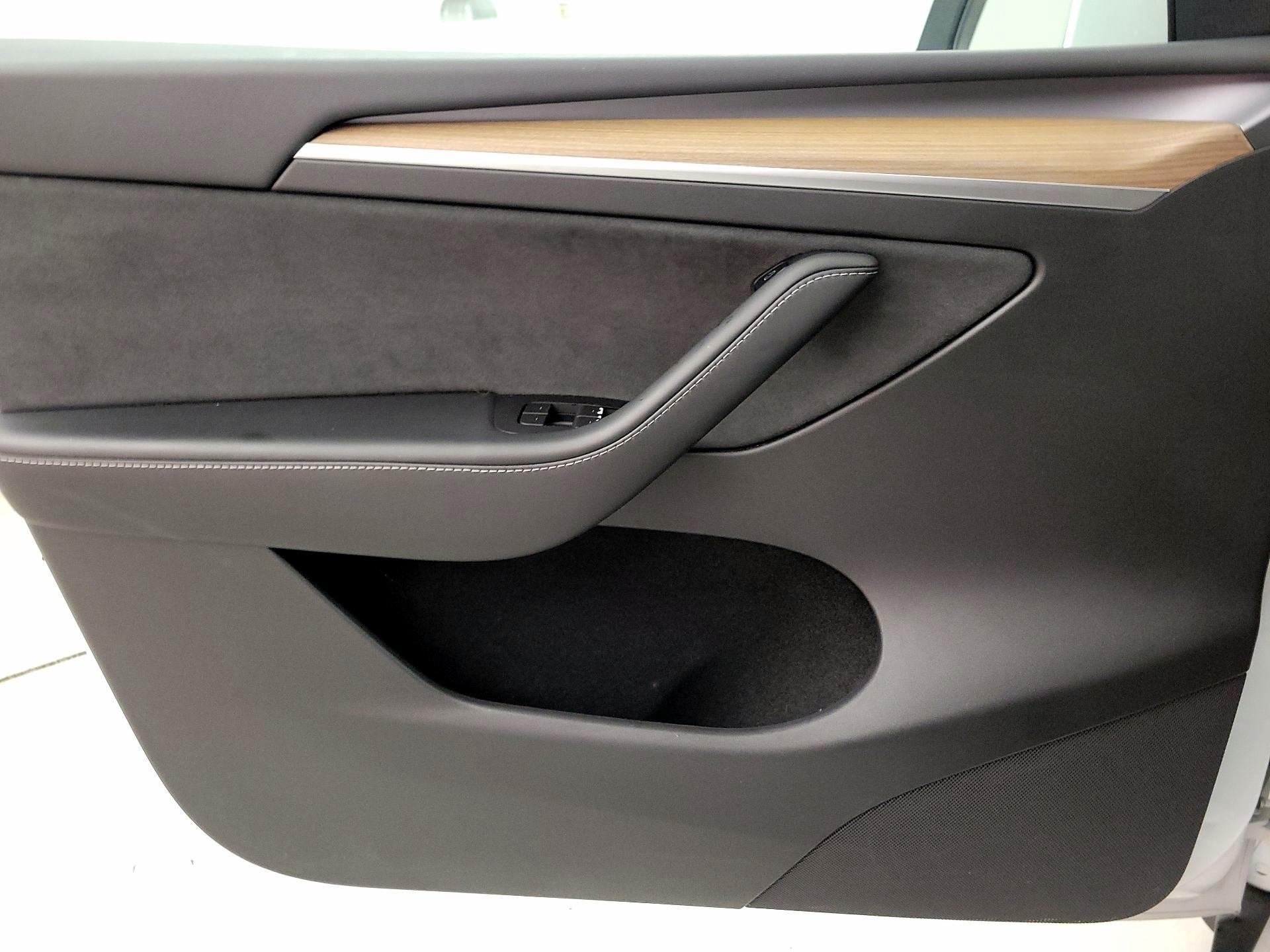 Thumbnail: 2023 Tesla Model Y - 12