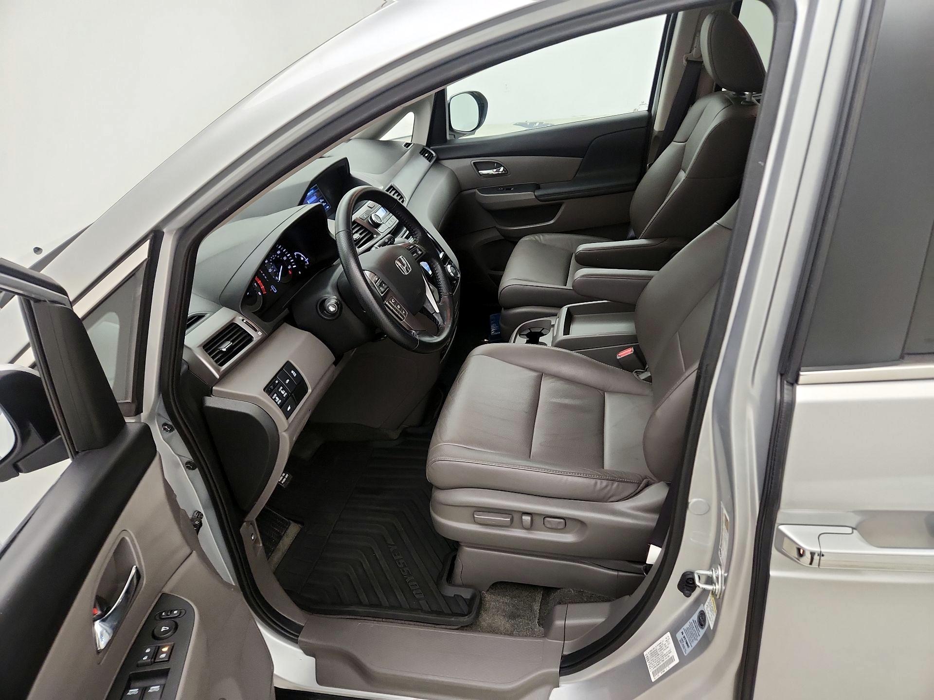 Thumbnail: 2015 Honda Odyssey - 11