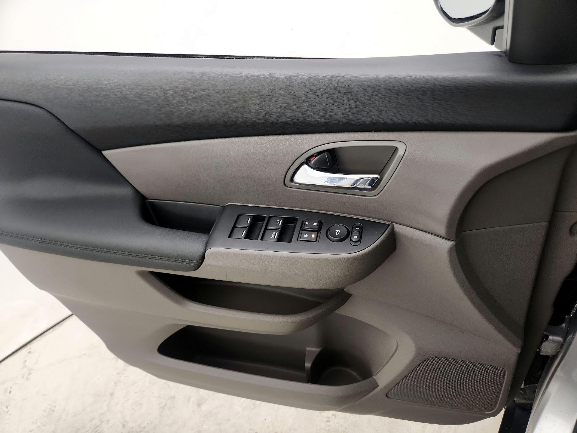 Thumbnail: 2015 Honda Odyssey - 12