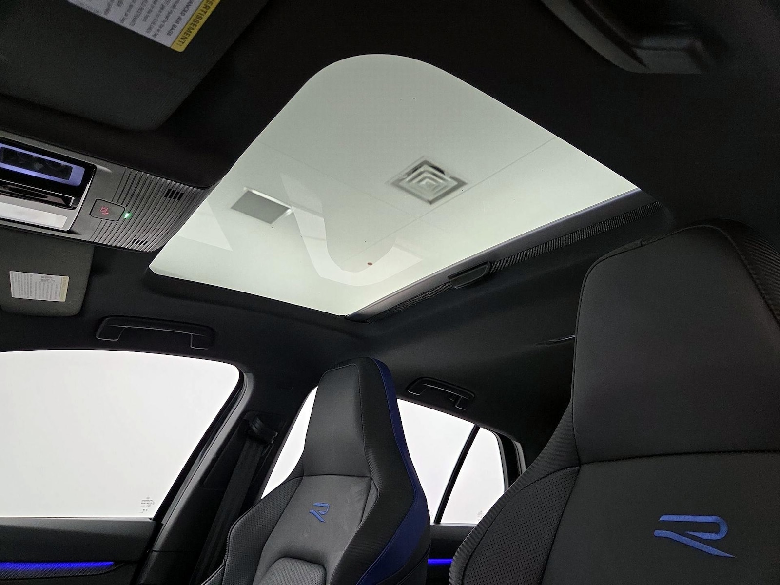 Sunroof(s) & Overhead Airbags