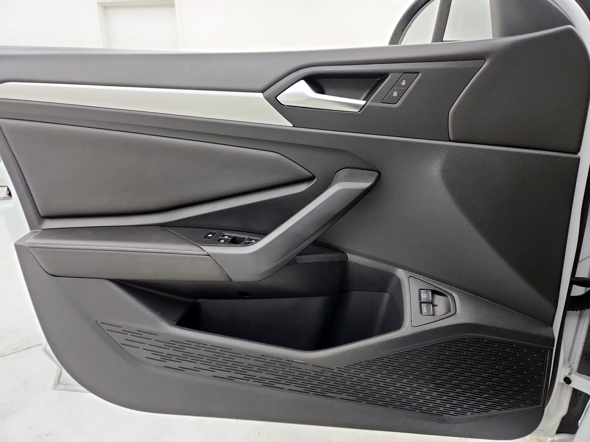 Thumbnail: 2024 Volkswagen Jetta - 12