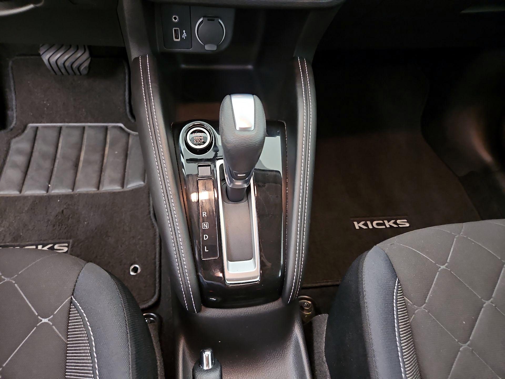 Thumbnail: 2018 Nissan Kicks - 17