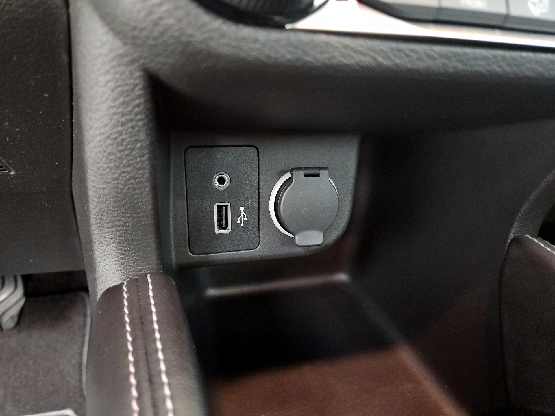 Thumbnail: 2018 Nissan Kicks - 18