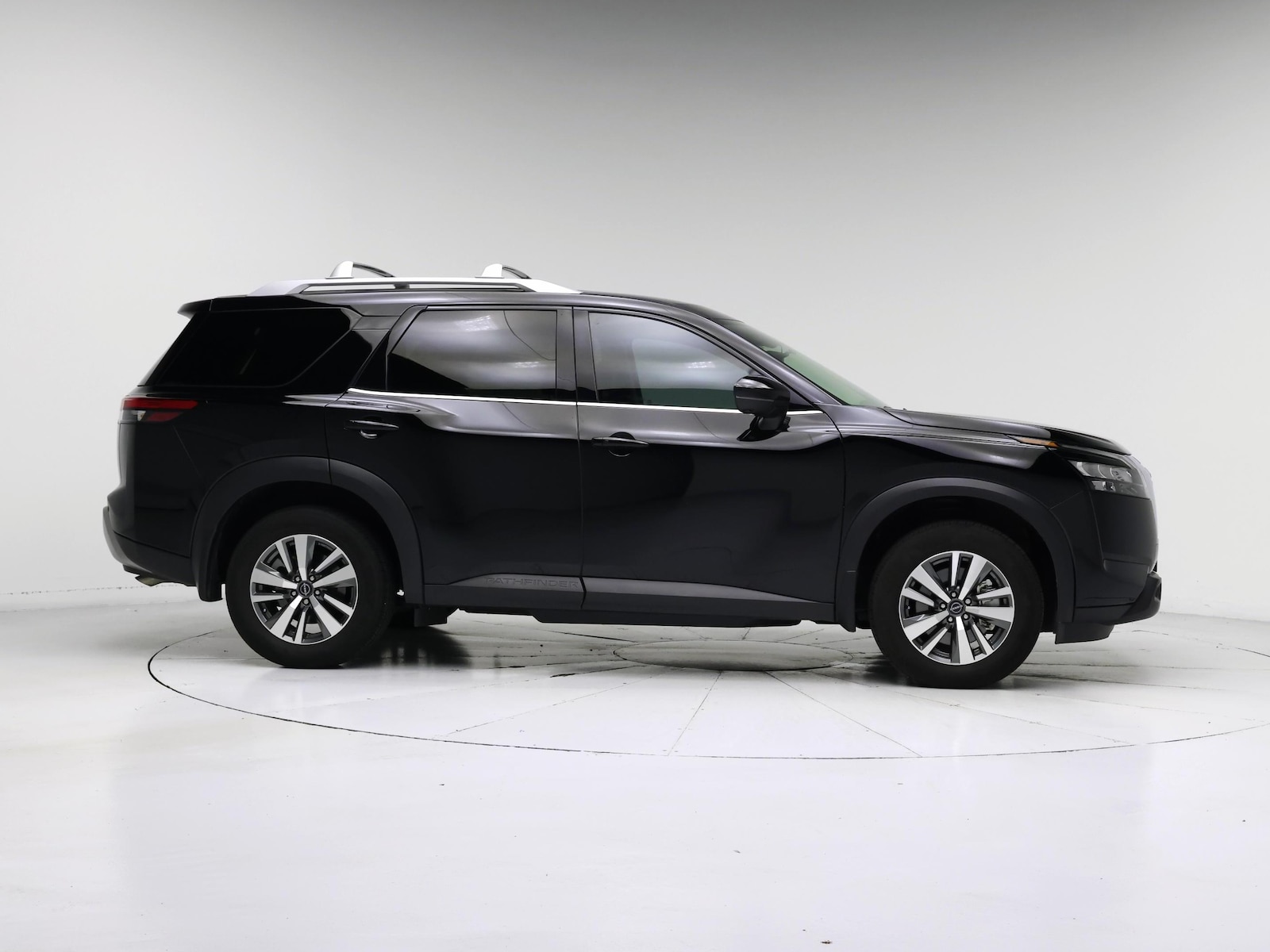 2025 Nissan Pathfinder SL - Photo 8
