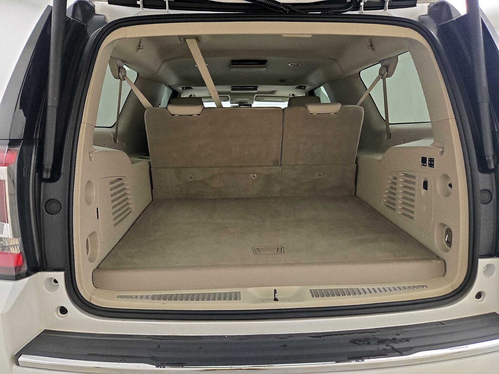 Thumbnail: 2020 GMC Yukon XL - 17