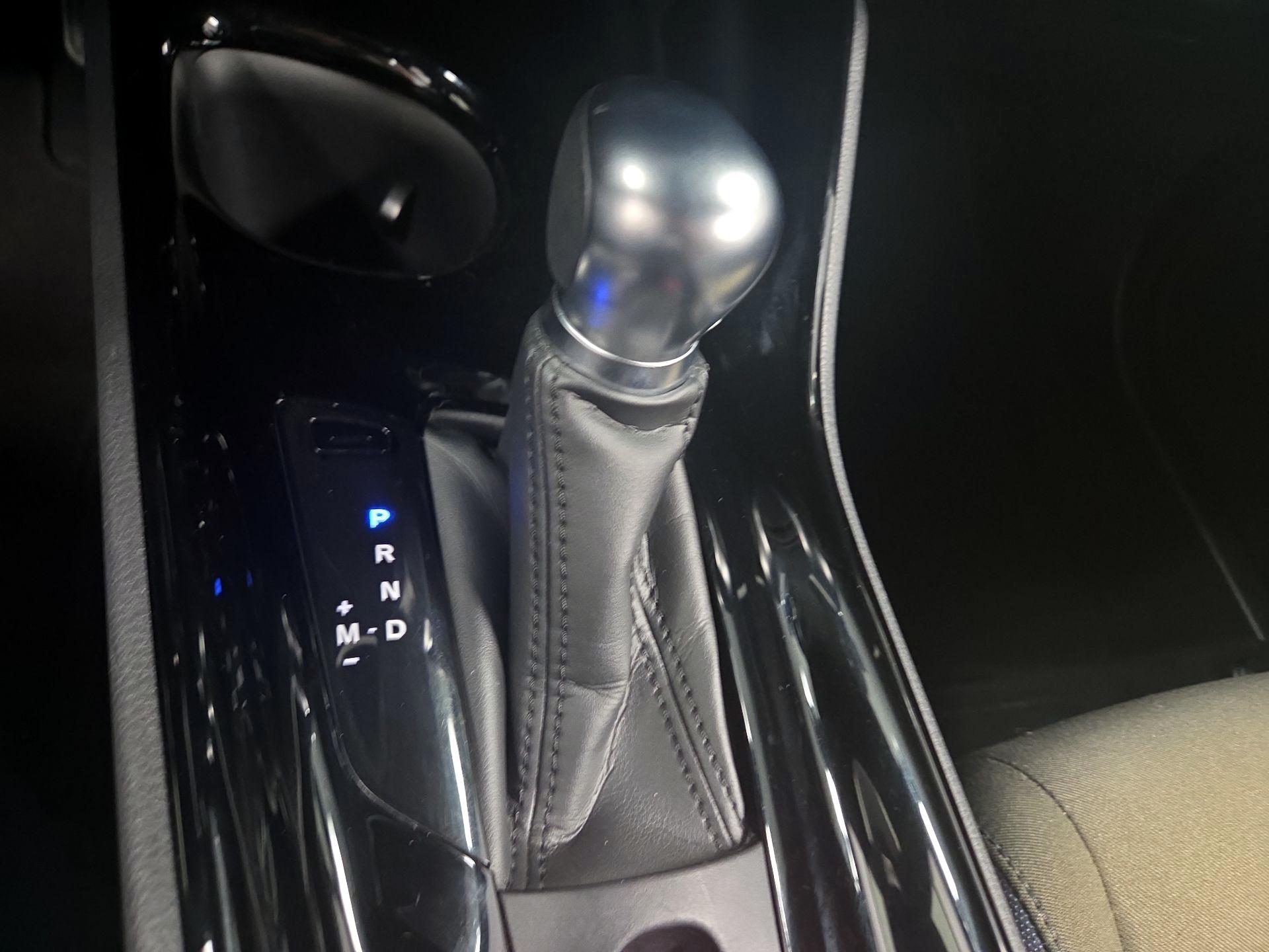 Thumbnail: 2021 Toyota C-HR - 15