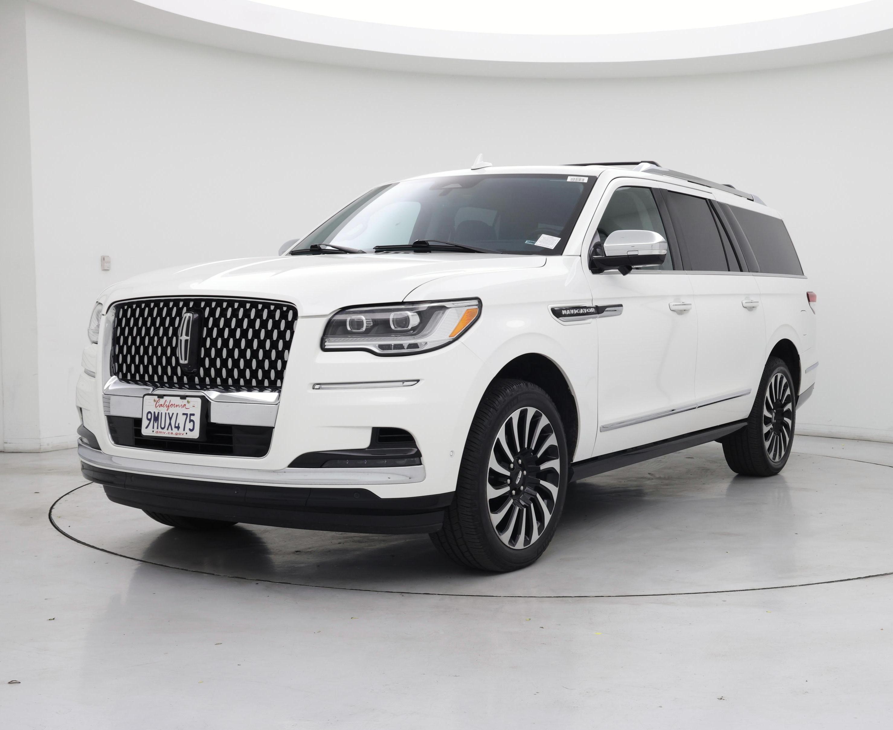 Thumbnail: 2023 Lincoln Navigator L - 4