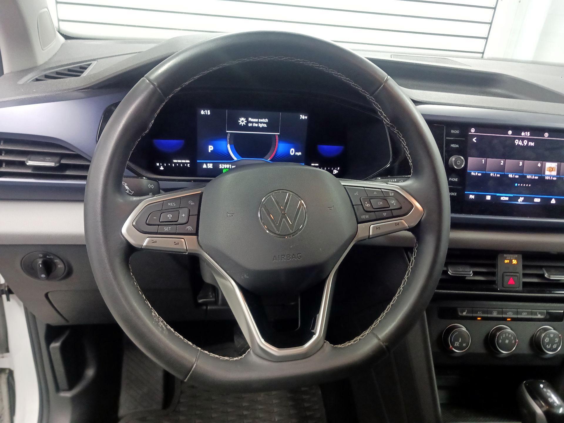 Thumbnail: 2022 Volkswagen Taos - 10