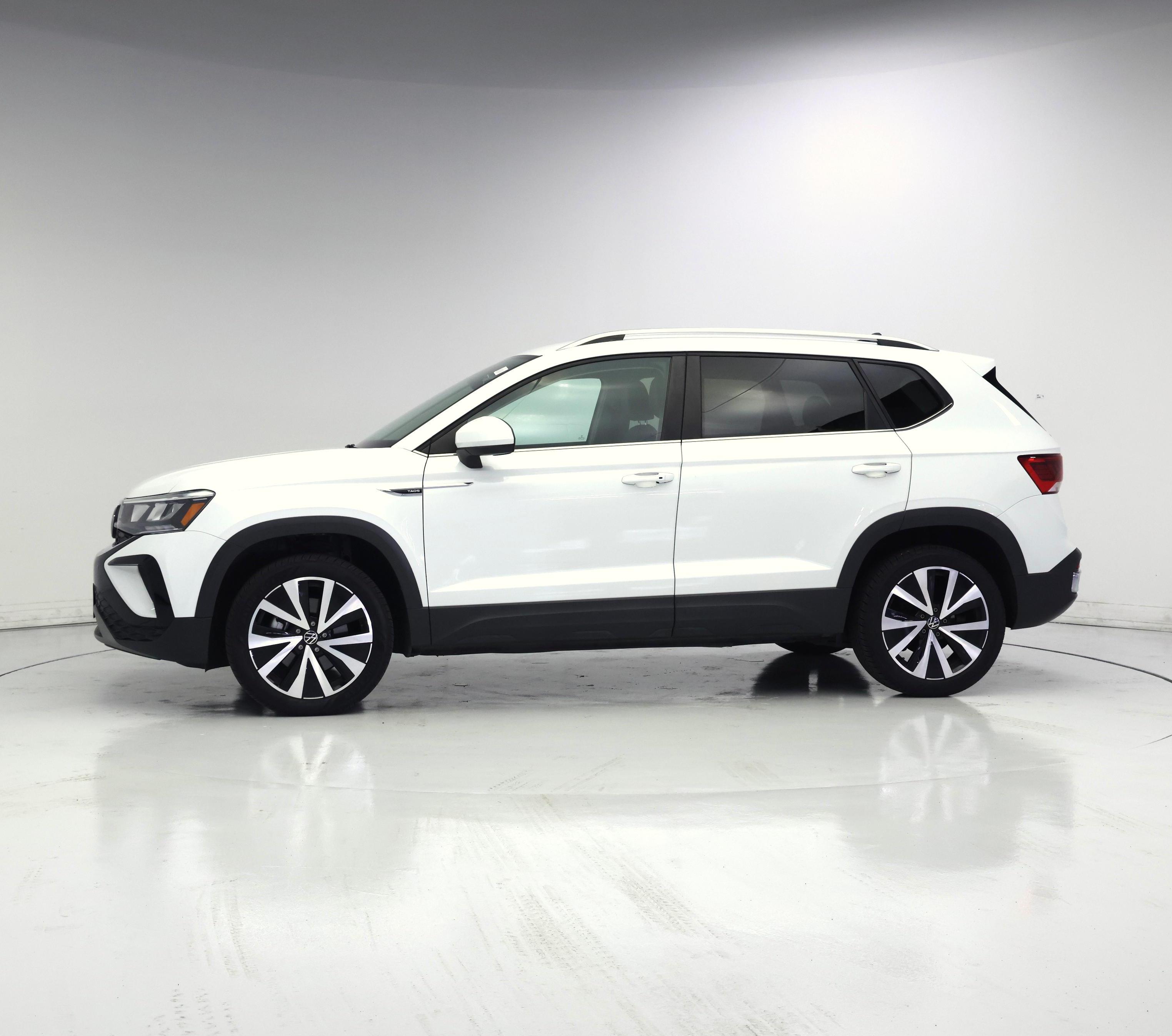 Thumbnail: 2022 Volkswagen Taos - 3
